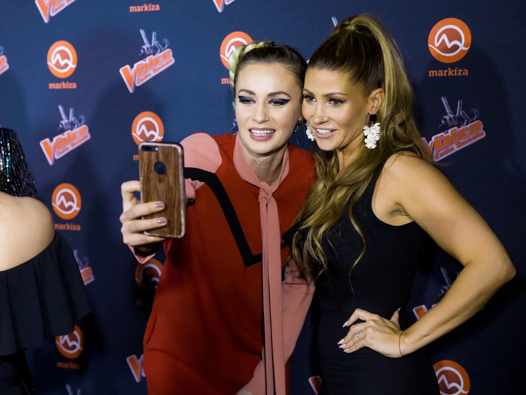 Párty televízie Markíza k predstaveniu novej hudobnej show "The Voice" v Bratislave. Na snímke Mária Čírová a Tereza Kerndlová.