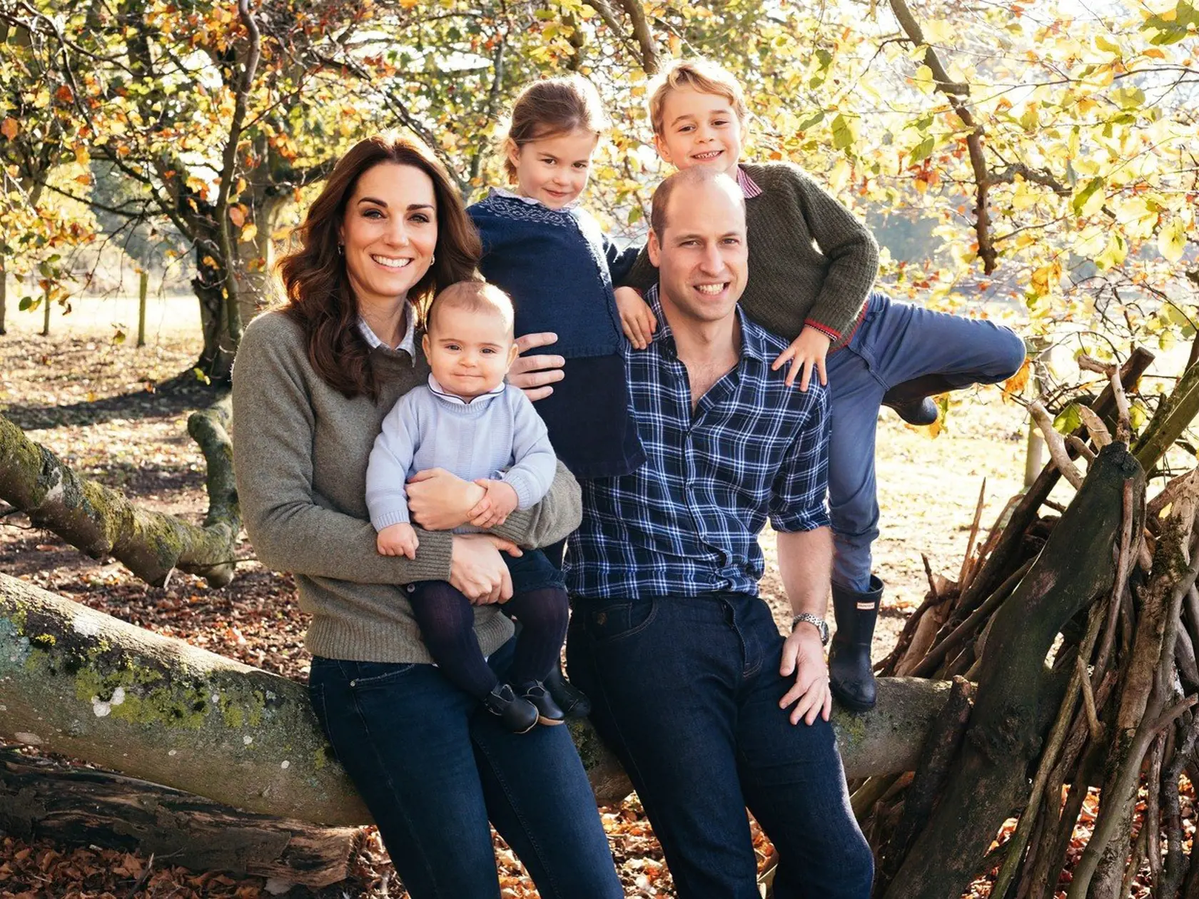 Rodinné foto: William, Kate, George, Charlotte a Louis.