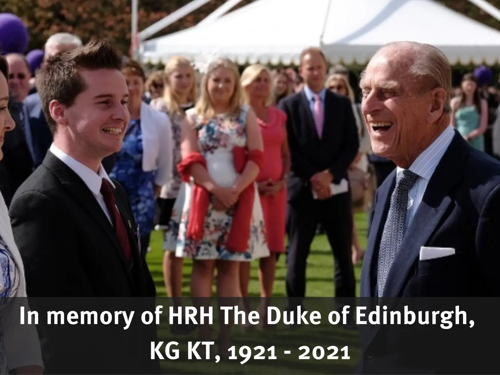 Princ Philip na zlatej ceremónií v záhradách Buckinghamského paláca v roku 2012 pri príležitosti 60 rokov programu DofE.