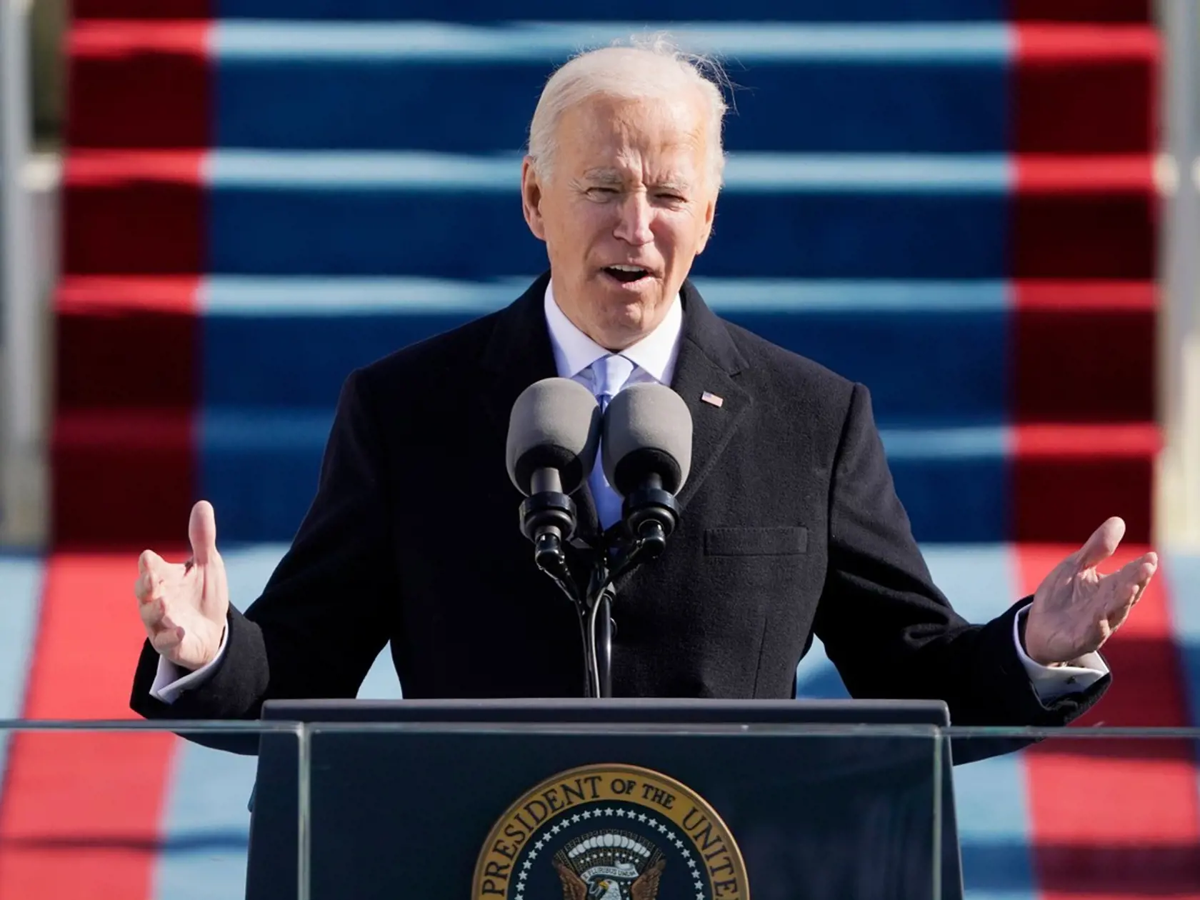 Joe Biden v stredu večer nášho času zložil slávnostnú prísahu.