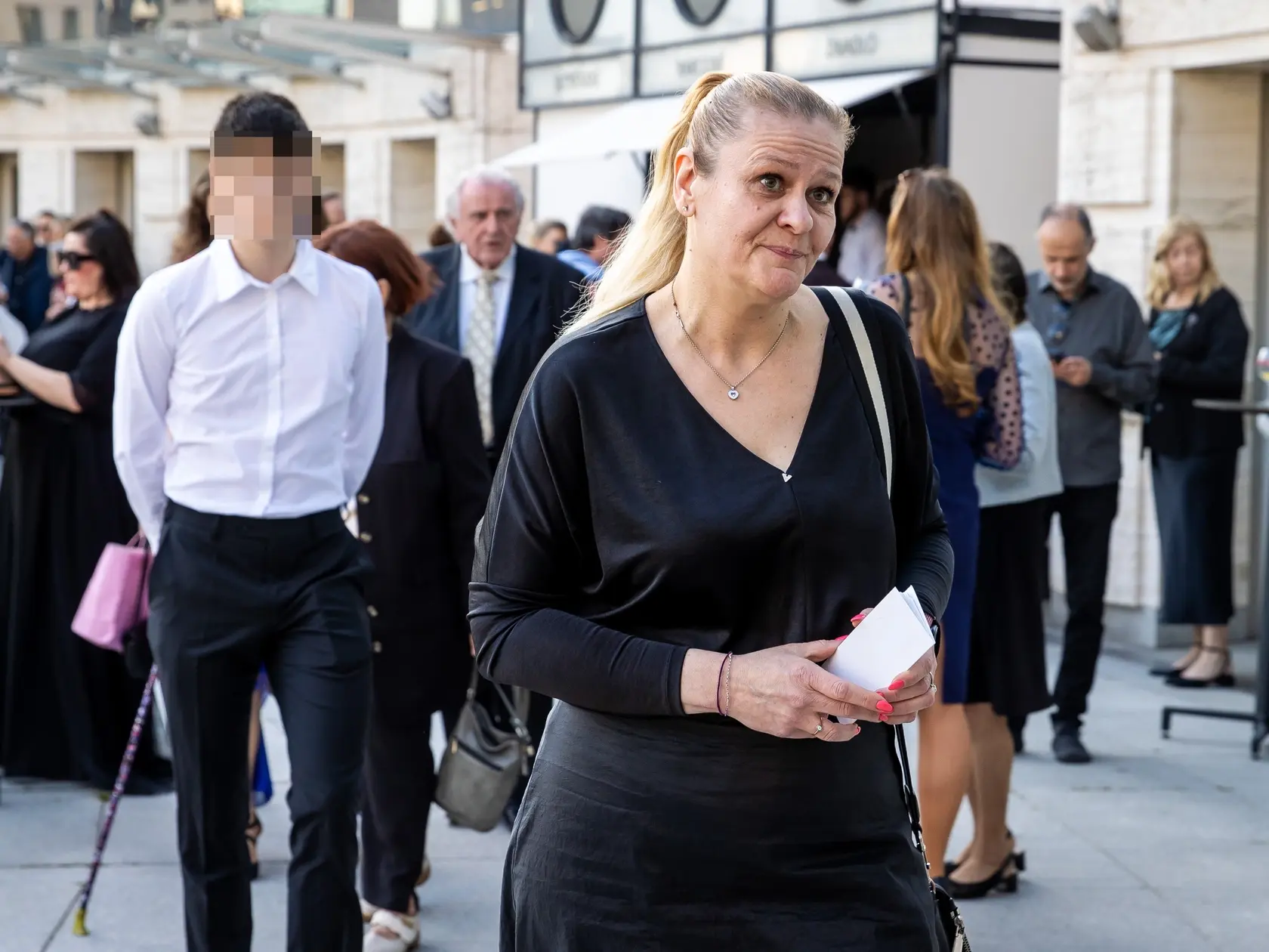 Na snímke dcéra Vladimíra Mečiara, Magdaléna Gáliková ktorá prichádza s rodinou na vystúpenie ruskej opernej speváčky Anny Netrebko do novej budovy Slovenského národného divadla v Bratislave. 