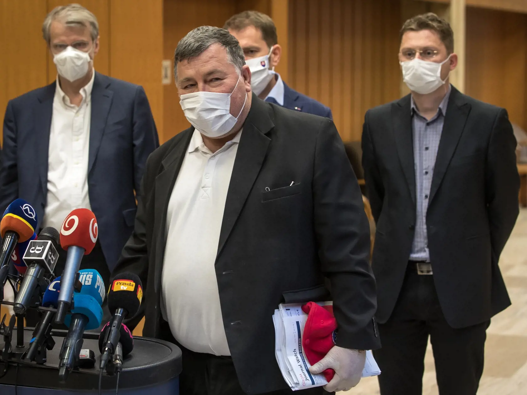 Spojené rokovanie vlády a krízového štábu v prípade pandémie Koronavírusu na Slovensku. Na snímke je Vladimír Krčméry.