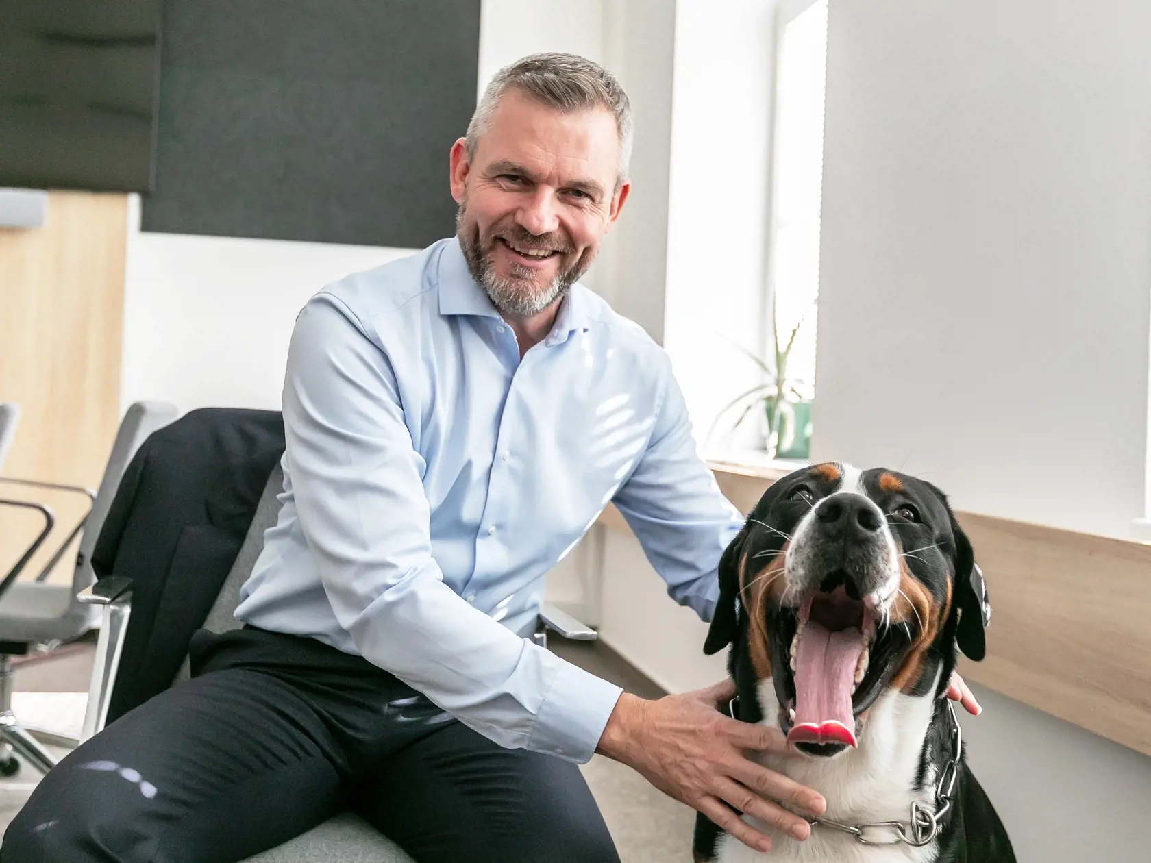 Prezident Peter Pellegrini a jeho pes Gary.