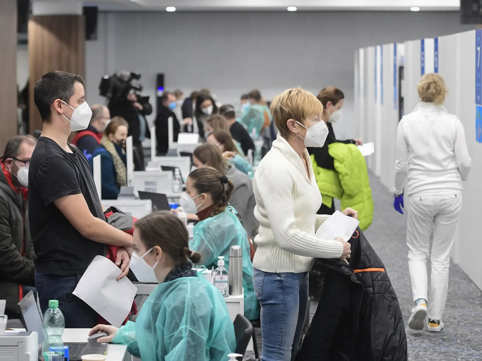 Ministerstvo spustilo očkovanie treťou dávkou vakcíny už po troch mesiacoch od druhej dávky.