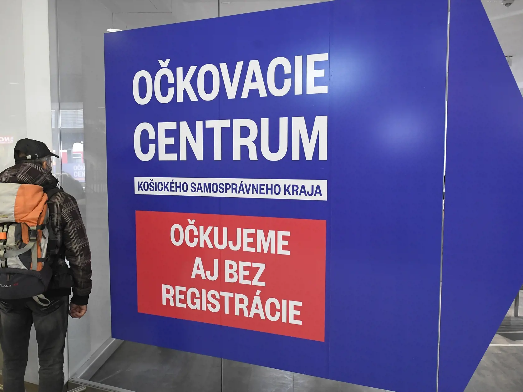 Ministerstvo spustilo očkovanie treťou dávkou vakcíny už po troch mesiacoch od druhej dávky.