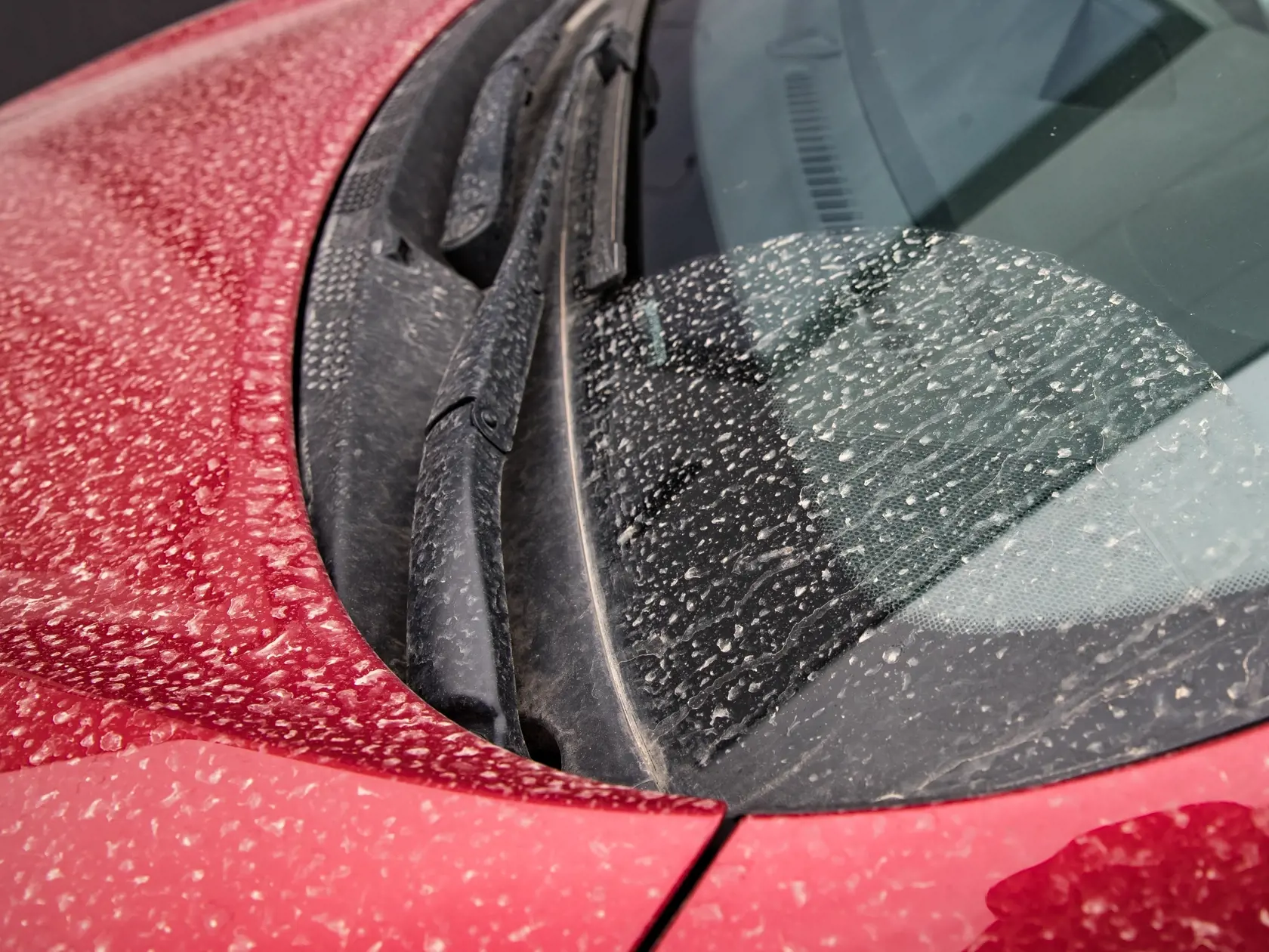 Mnohí si ráno našli auto posypané saharským prachom.