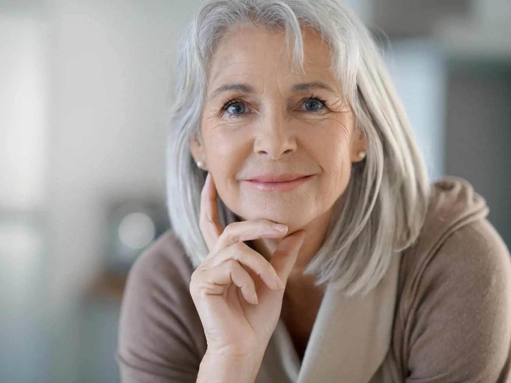 Portrait,Of,Beautiful,Senior,Woman,With,White,Hair