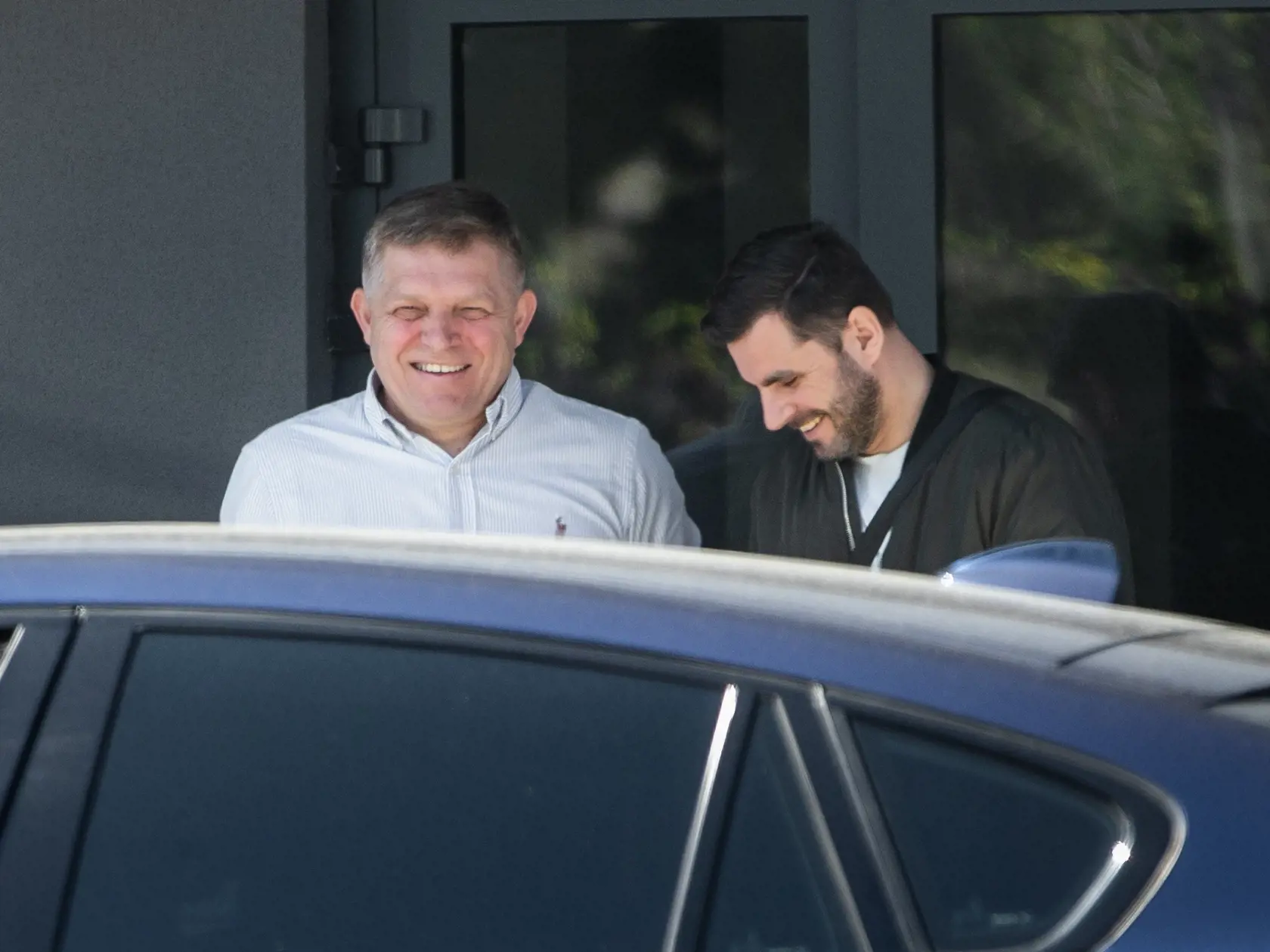 Pri odchode Fico nešetril úsmevom.