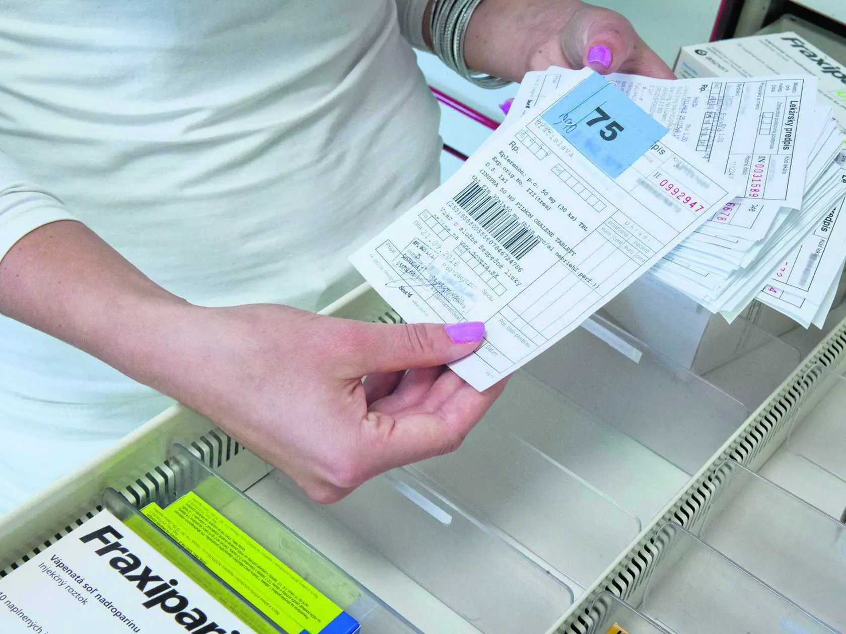 Jedným z príkladov je elektronické predpisovanie receptov, ktoré ani po štyroch mesiacoch od novely zákona o Národnom zdravotníckom informačnom systéme, nie je plne funkčné.