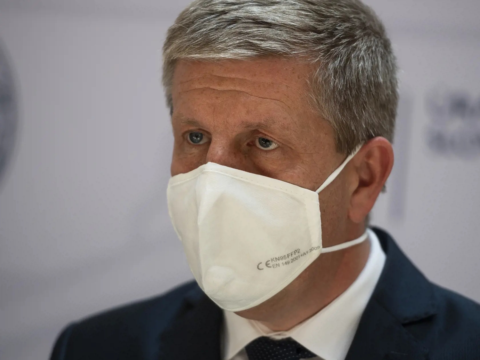 "Viacerí odborníci odporúčajú využiť túto vakcínu ako tretiu dávku očkovacej látky, proteínová vakcína je tiež odporúčaná pri autoimunitných ochoreniach," spresnil rezort zdravotníctva.