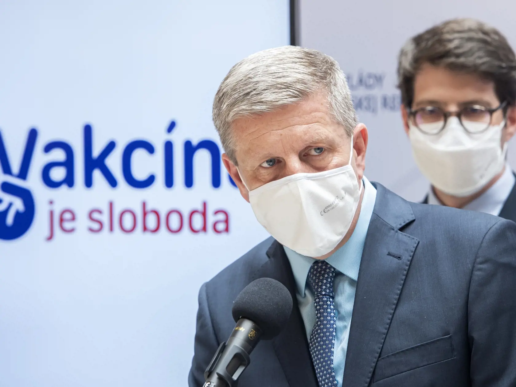 "Viacerí odborníci odporúčajú využiť túto vakcínu ako tretiu dávku očkovacej látky, proteínová vakcína je tiež odporúčaná pri autoimunitných ochoreniach," spresnil rezort zdravotníctva.