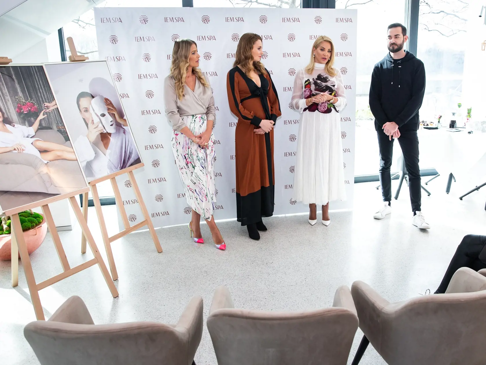 Predstavenie novej tváre estetickej kliniky, ktorou sa stala Mária Čírová. Na snímke Romana Škamlová, Mária Čírová, Alena Pallová a Lukáš Kimlička.