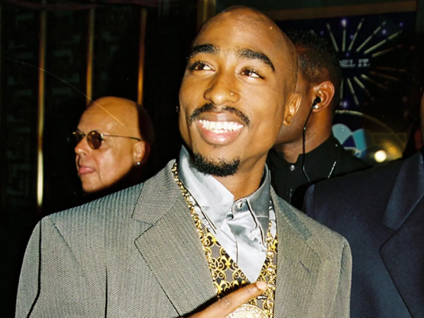 Svedka streľby na amerického rapera Tupaca Shakura obvinili z vraždy. Predstavuje to prelom vo vyšetrovaní vraždy rapera, ktorého zastrelili v roku 1996 v Las Vegas.