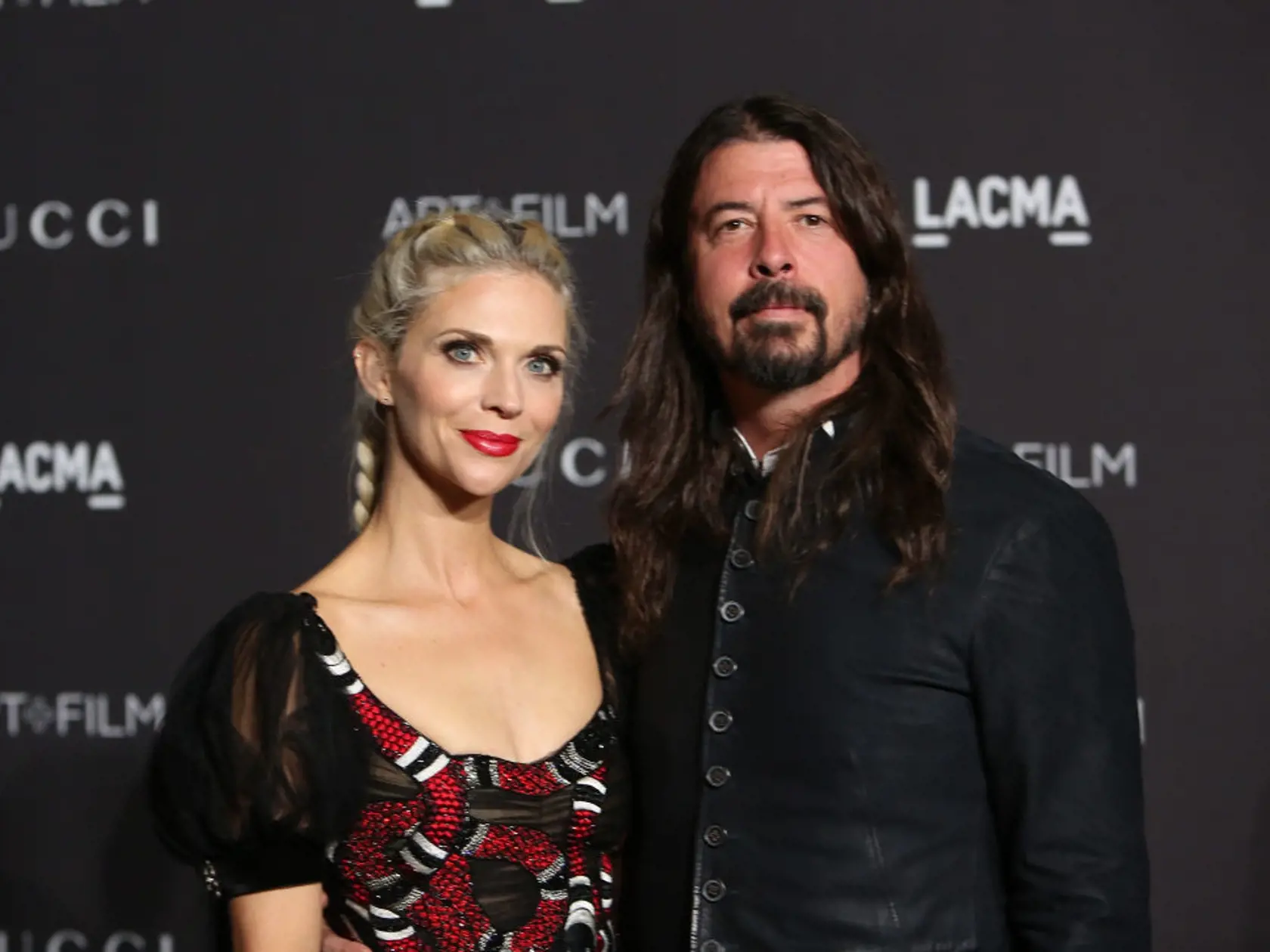 Dave Grohl bol manželke Jordyn neverný.