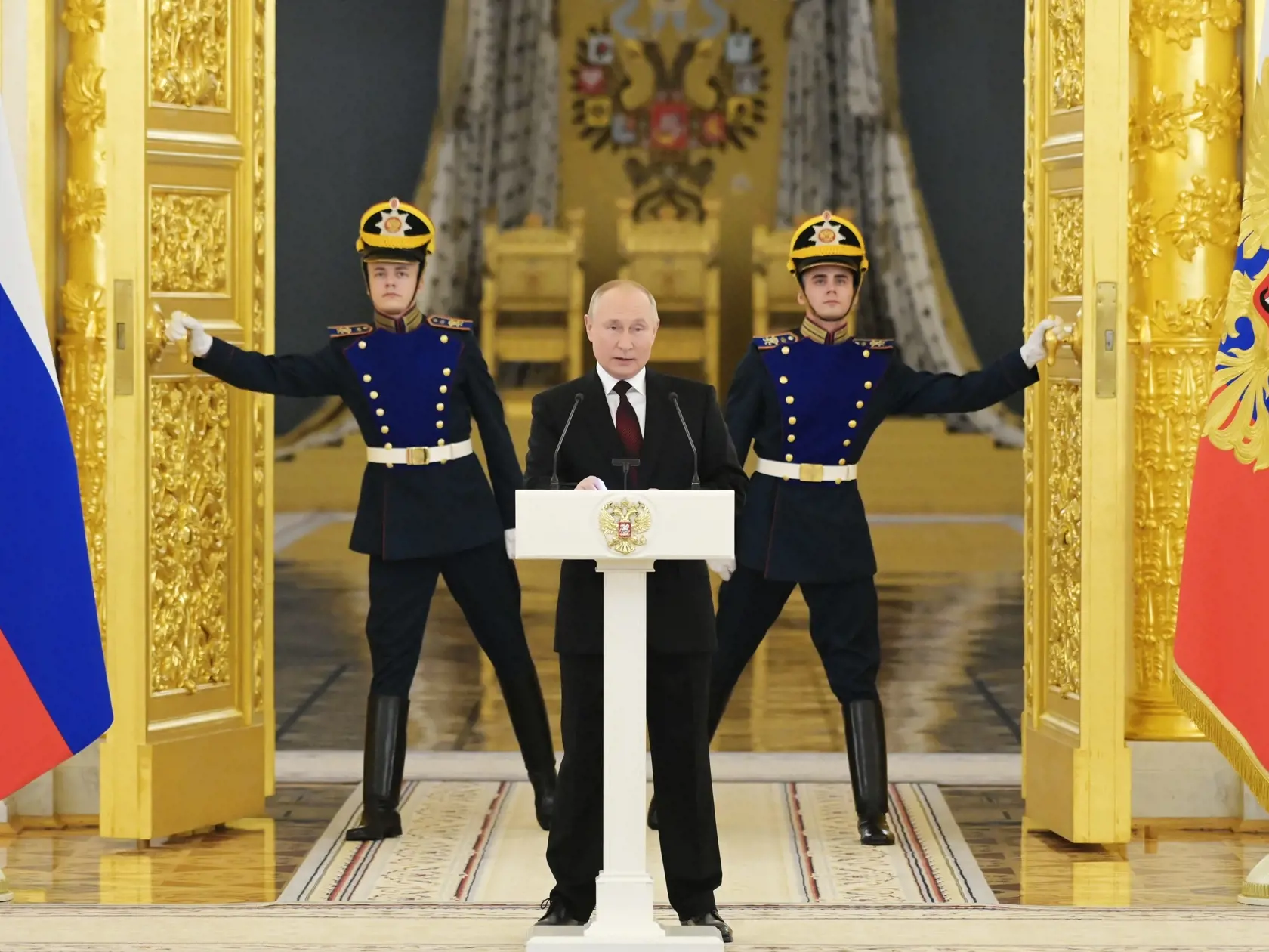 EBE 5 Moskva - Na snímke ruský prezident Vladimir Putin reční počas preberania poverovacích listín od zahraničných veľvyslancov v Kremli v Moskve v stredu 1. decembra 2021. FOTO TASR/AP


Russian President Vladimir Putin speaks during a ceremony to receive credentials from foreign ambassadors in Kremlin, in Moscow, Russia, Wednesday, Dec. 1, 2021. (Grigory Sysoev, Sputnik, Kremlin Pool Photo via AP)