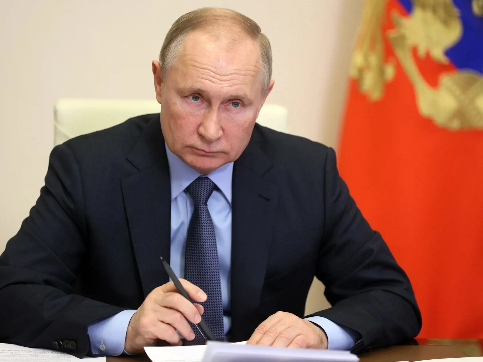 EBE 9 Moskva - Konflikt medzi ukrajinskou armádou a proruskými separatistami na východe Ukrajiny sa podobá na genocídu, uviedol vo štvrtok ruský prezident Vladimir Putin. Na snímke ruský prezident Vladimir Putin počas videostretnutia s členmi prezidentskej rady pre ľudské práva v Moskve 9. decembra 2021. Putin položil otázku týkajúcu sa diskriminácie rusky hovoriaceho obyvateľstva za hranicami Ruska. "Musím povedať, že rusofóbia je prvým krokom ku genocíde," poznamenal. FOTO TASR/AP

Russian Pre