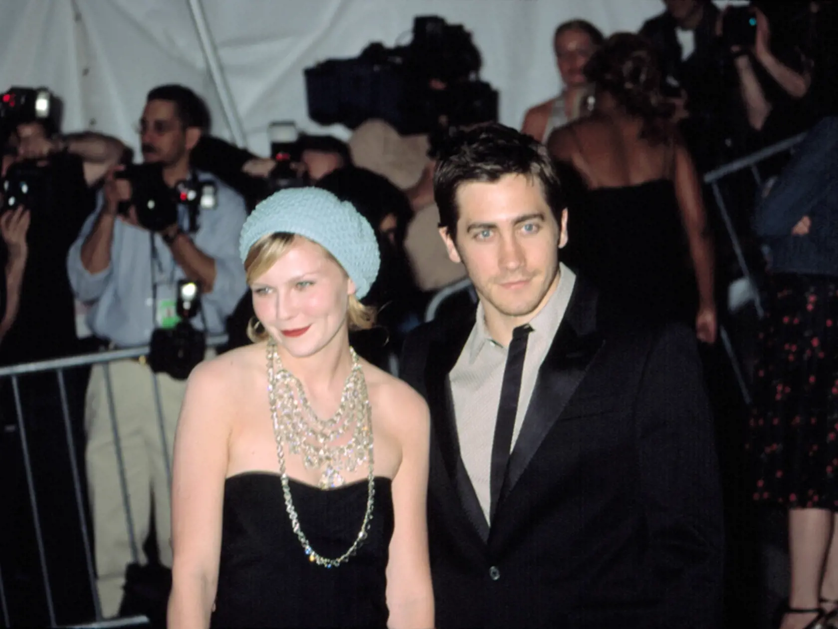 Kirsten,Dunst,And,Jake,Gyllenhaal,At,Metropolitan,Museum,Of,Art