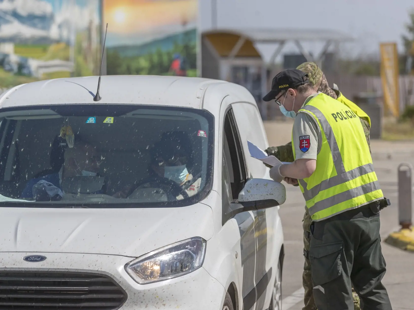 Rakúsko otvára hranice, na Slovensku však stále platia rovnaké pravidlá, ako doposiaľ.