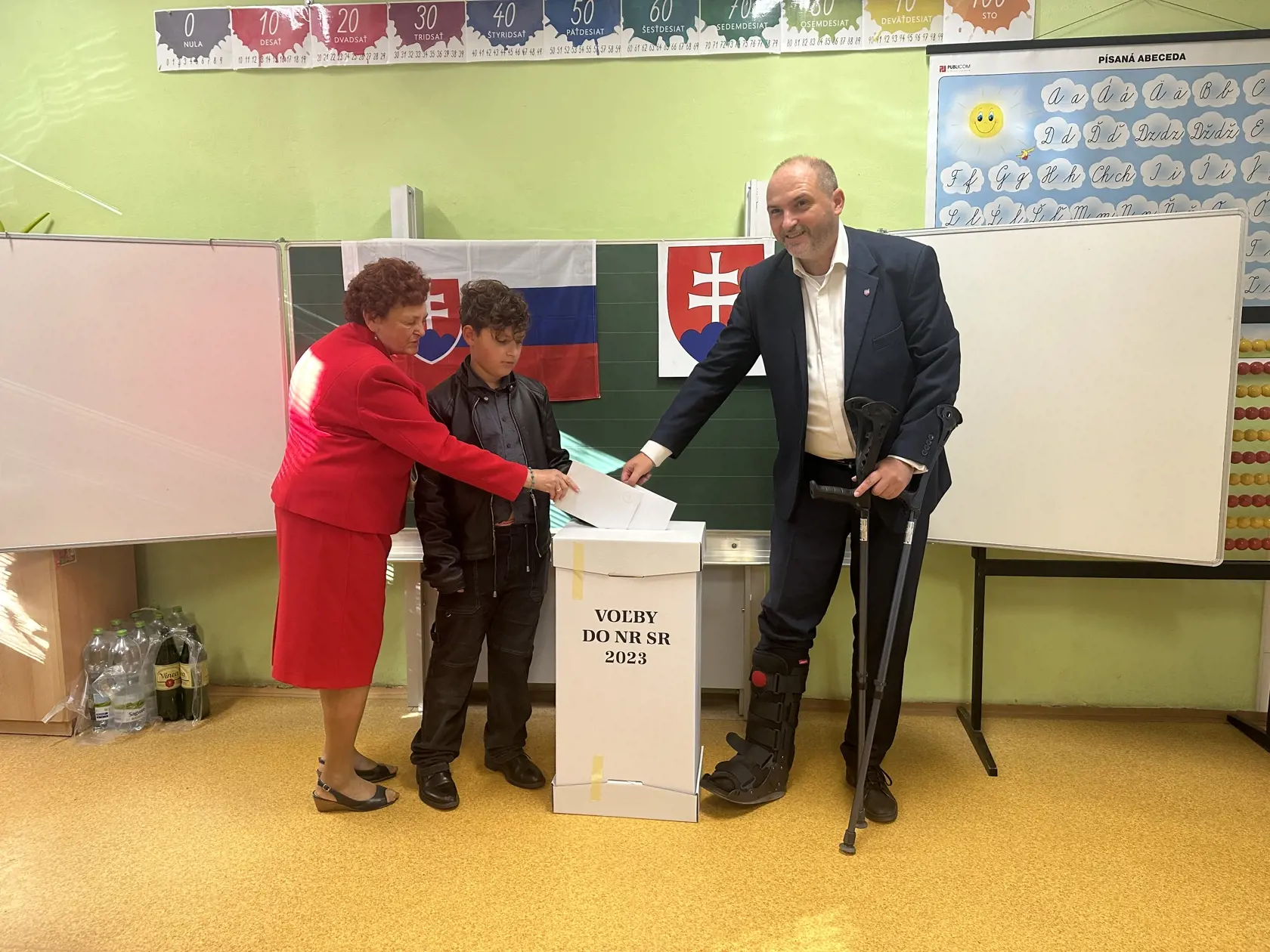 „Hľadám ľudí a stranu, ktorá je s Košicami spätá, vie o problémoch mesta Košice, ktorá ma prijme, ľudia z tejto strany mi dvihnú telefón a môžem s nimi, takpovediac, aj o polnoci riešiť akýkoľvek problém nášho mesta,“ odpovedal Polaček.