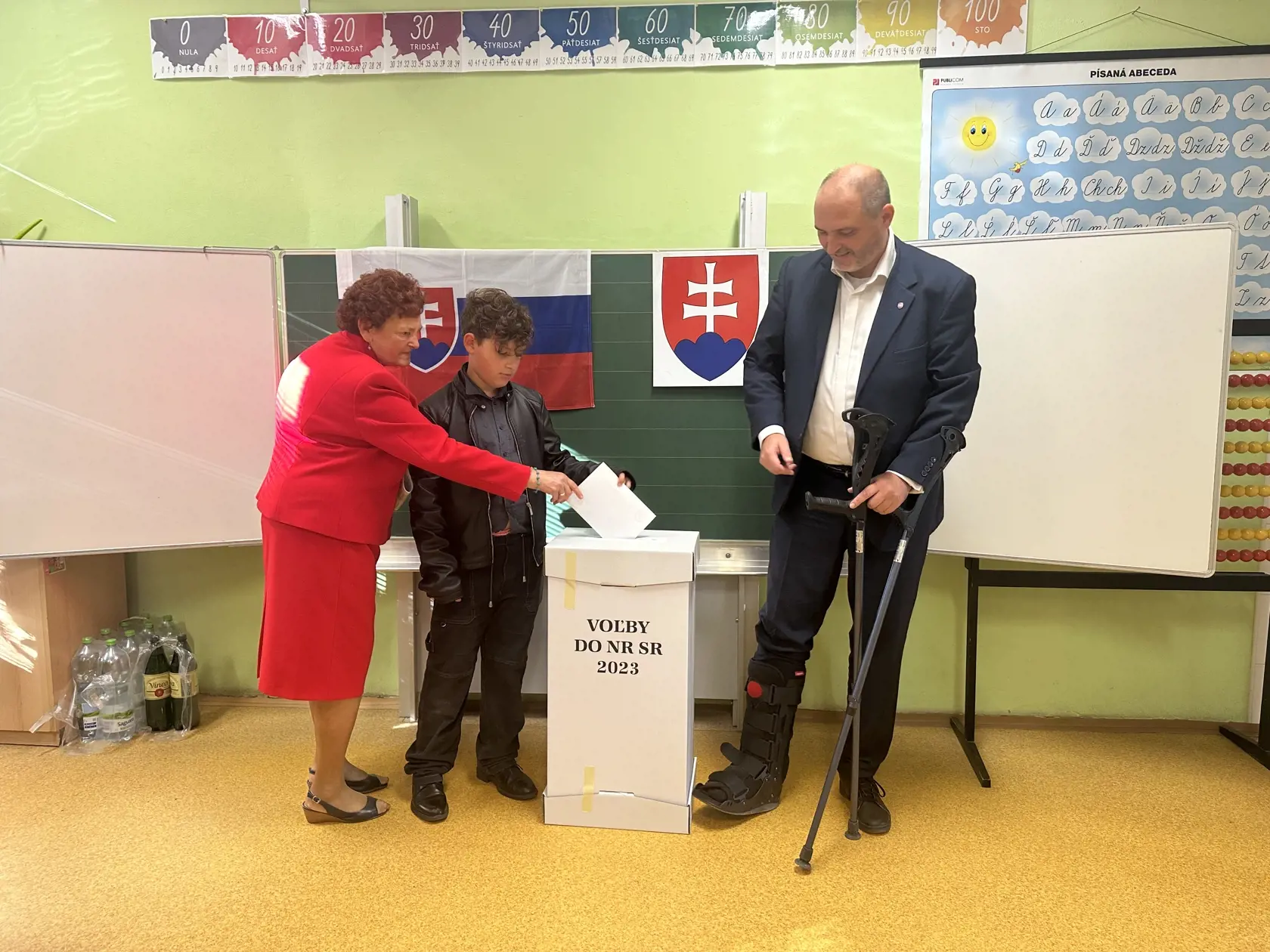 „Strán je neúrekom veľa, mnohí politici sa boli uchádzať aj o moju osobnú priazeň, musel som sa aj zamyslieť. Ale verím, že som sa rozhodol správne," povedal Polaček.