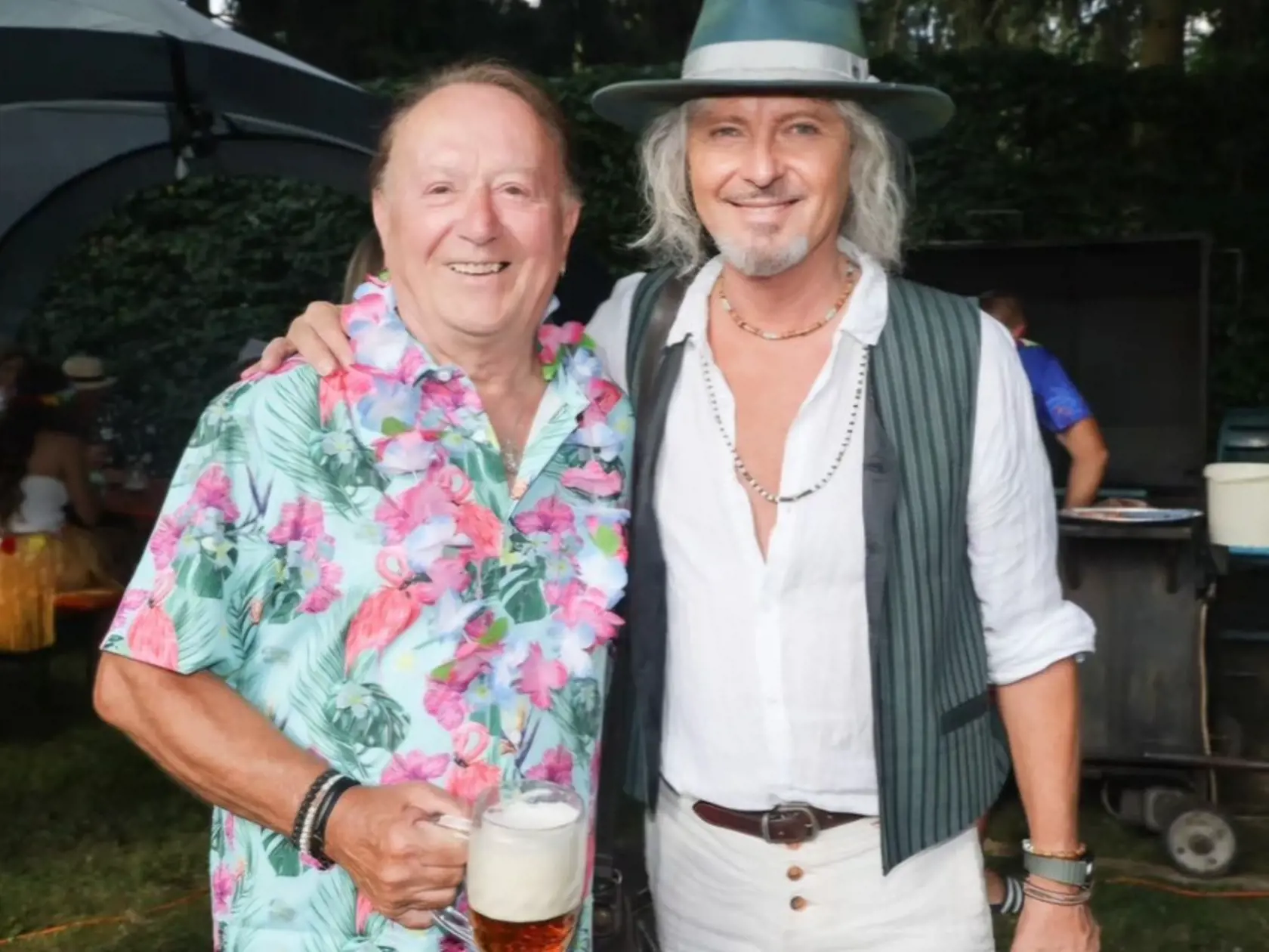 Na Jandovu garden party dorazil aj jeho blízky kamarát Peter Nagy.