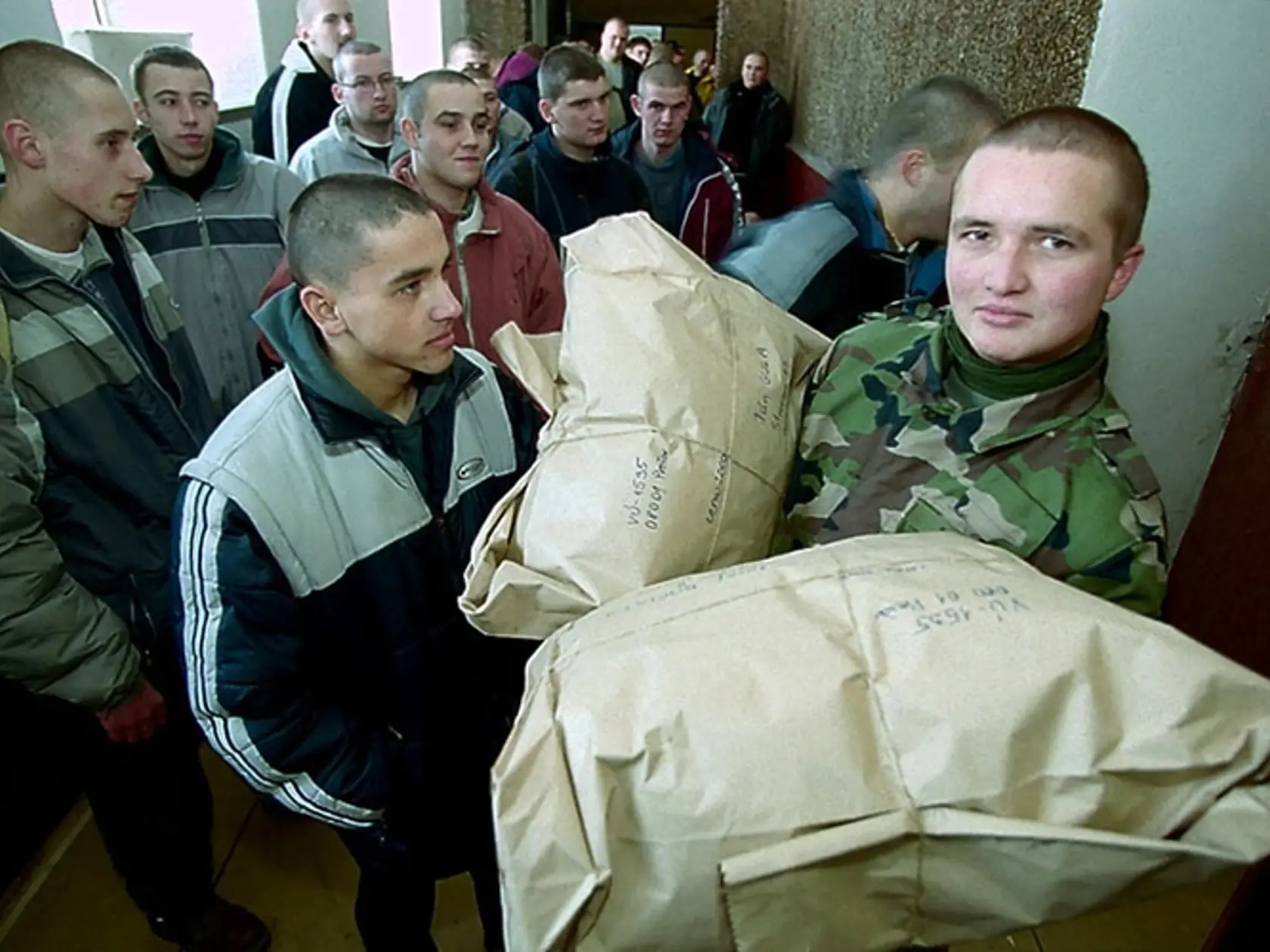 Pred desiatimi rokmi, odišlo do civilu posledných 214 vojakov.