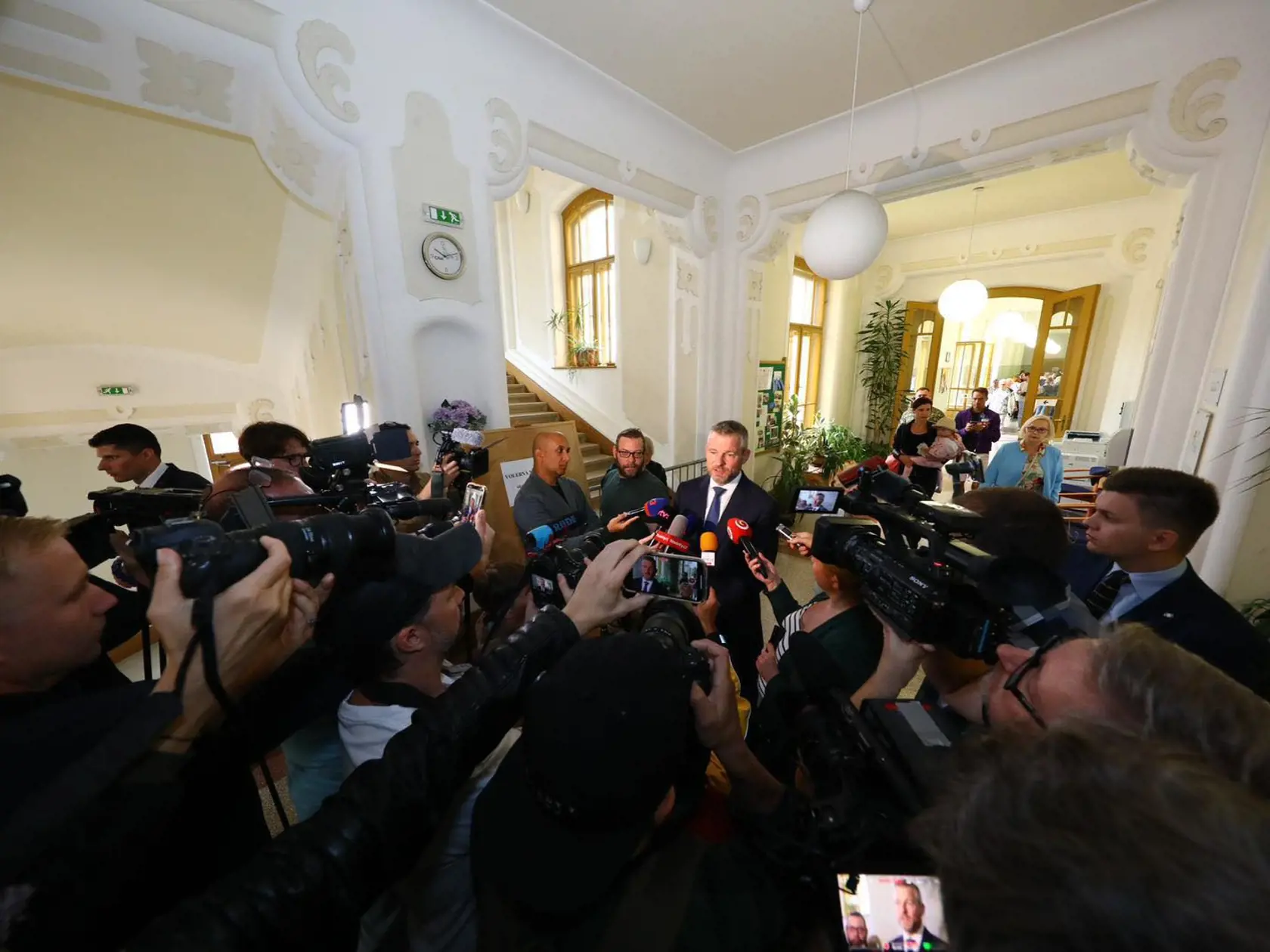 V Bratislave si odvolil aj predseda strany Hlas-SD Peter Pellegrini.