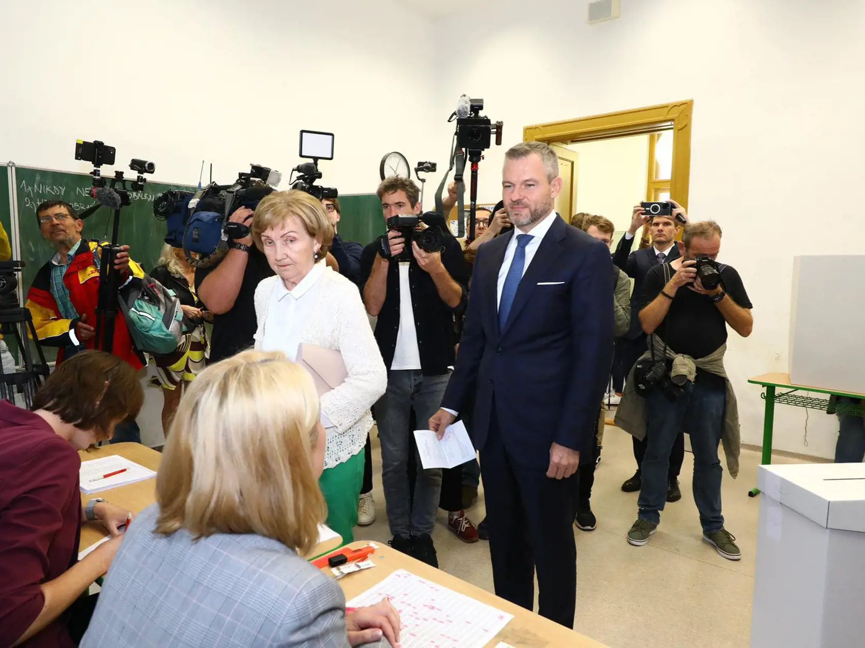 V Bratislave si odvolil aj predseda strany Hlas-SD Peter Pellegrini.
