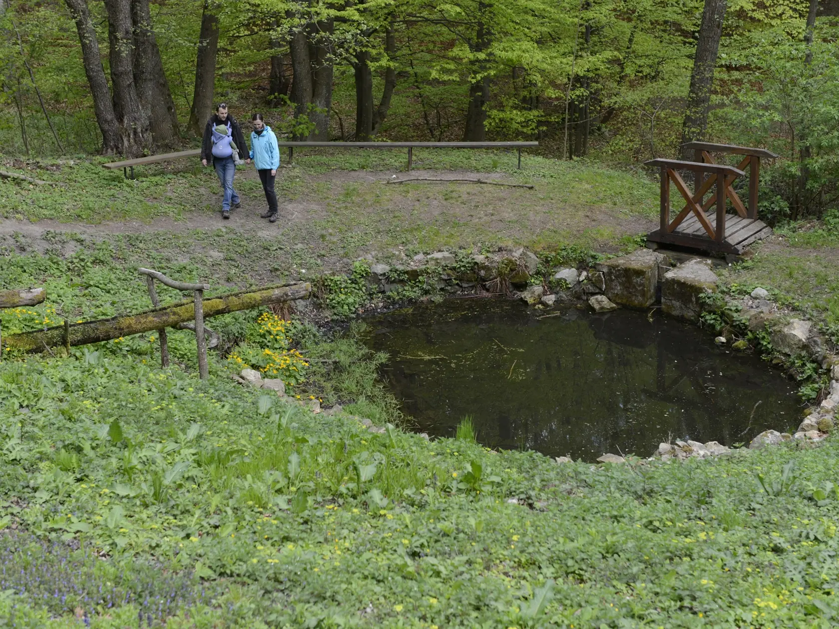 Pútnické miesto s kostolom sv. Anny sa nachádza cca 3 km nad obcou Rudník na Kobylej hore pri Košiciach. Už v 17. storočí na mieste kostola stála drevená kaplnka. Súčasný murovaný kostol bol postavený v roku 1750. V júli na Annu, prípadne počas blízkych víkendových dní, sa tu zvykne konať púť s odpustovou slávnosťou sv. Anny a sv. Joachima. Púte sa tu konali už začiatkom 18. storočia. Na tomto mieste sa v minulosti zastavovali baníci z Rudníka a obce Poproč počas cesty do práce v baniach obce Zl