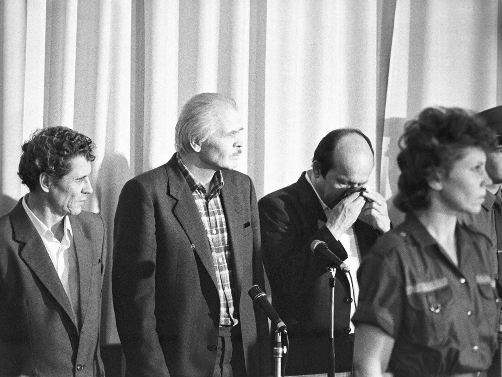 Vyšetrovanie černobyľskej havárie, zľava: Vladimir Bryukhanov, Anatolij Ďatlov a vedúci technik Nikolaj Fomin.