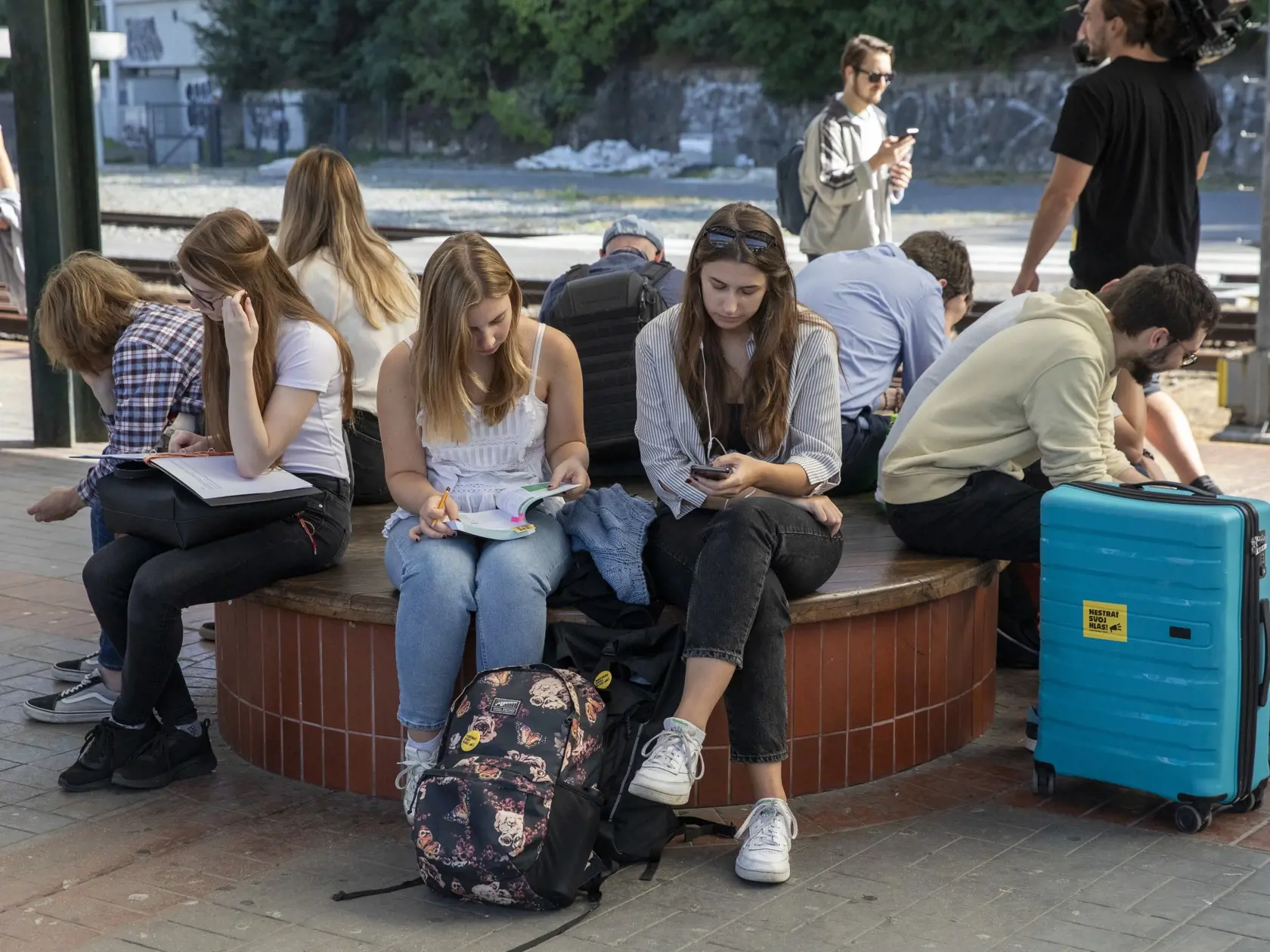 Na snímke je volebný vlak, ktorý vyrazil z Prahy do Bratislavy, aby zvýšil účasť mladých ľudí v parlamentných voľbách.