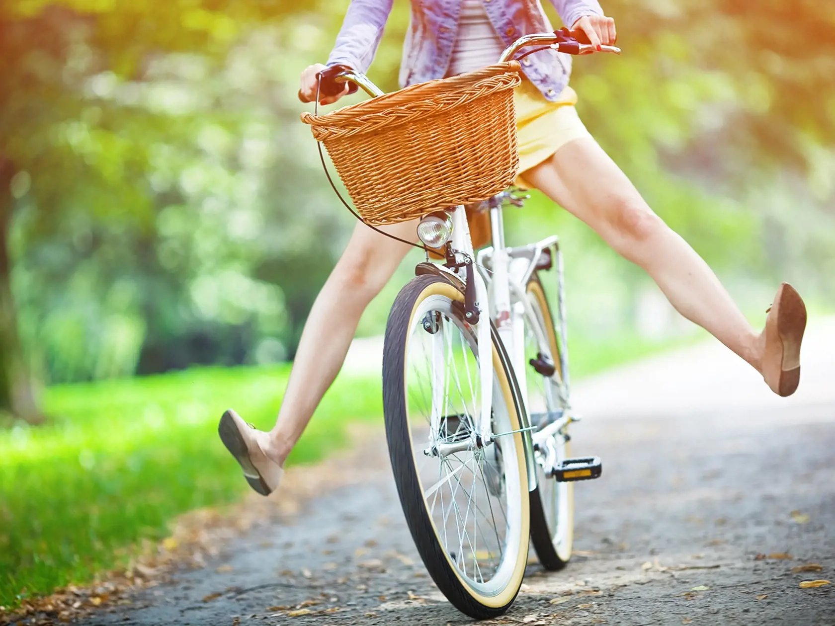 Pre mnohé ženy je aj obyčajné bicyklovanie problém.