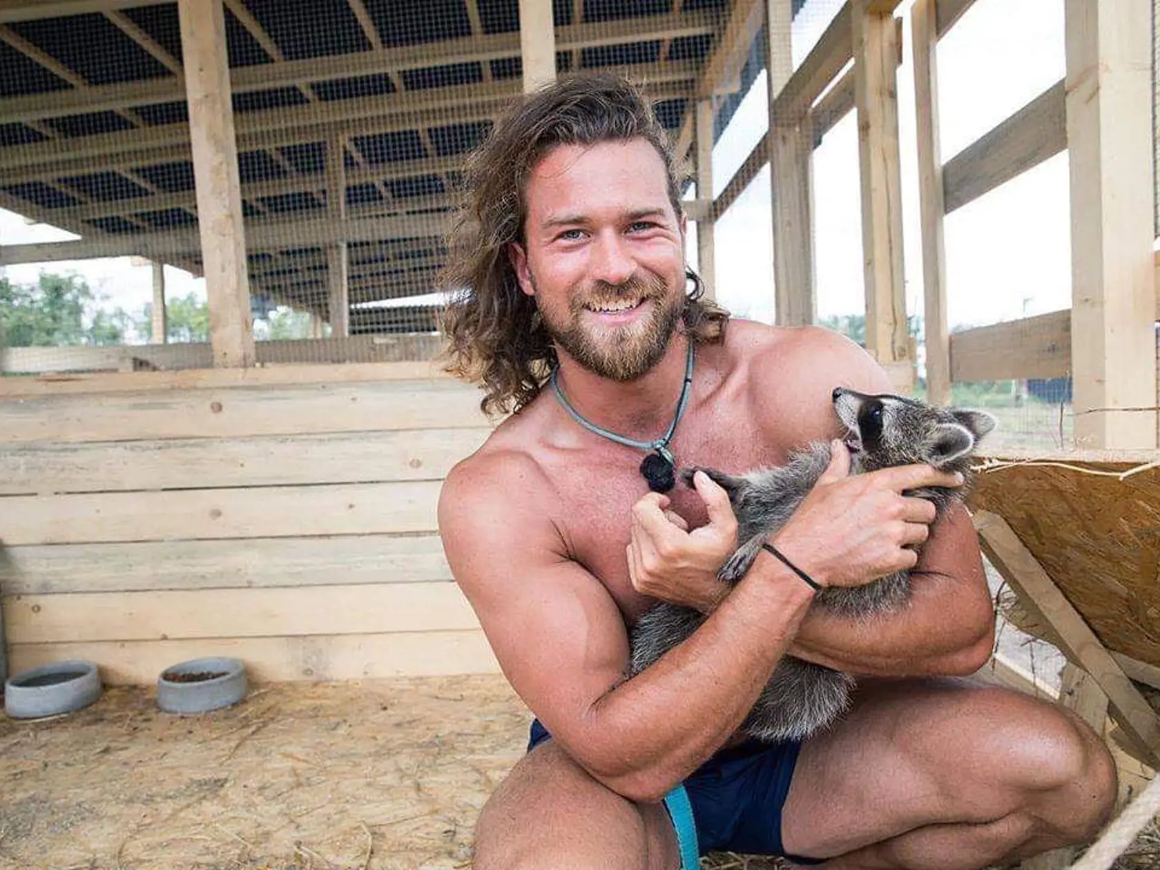 Henrik Szabo sa zviditeľnil v reality show Farma.