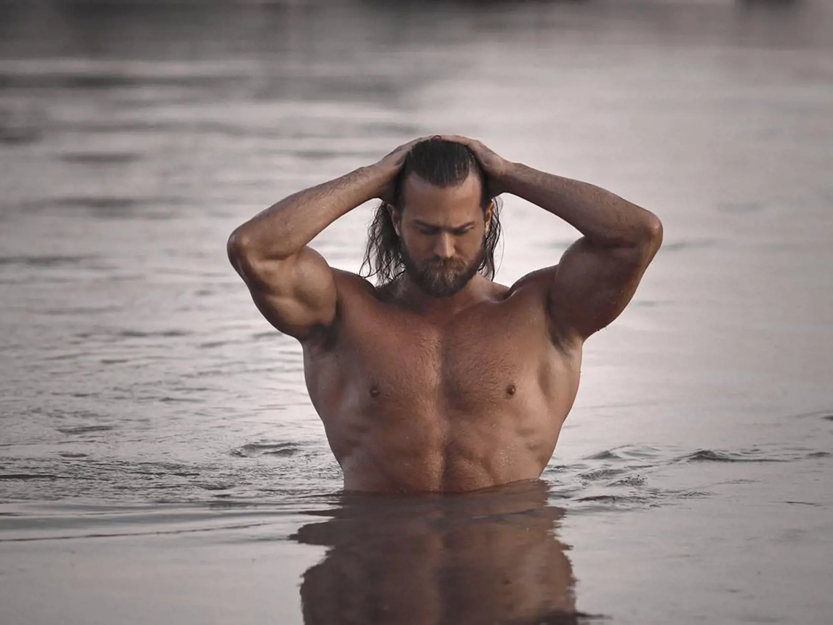 Henrik Szabo sa zviditeľnil v reality show Farma.