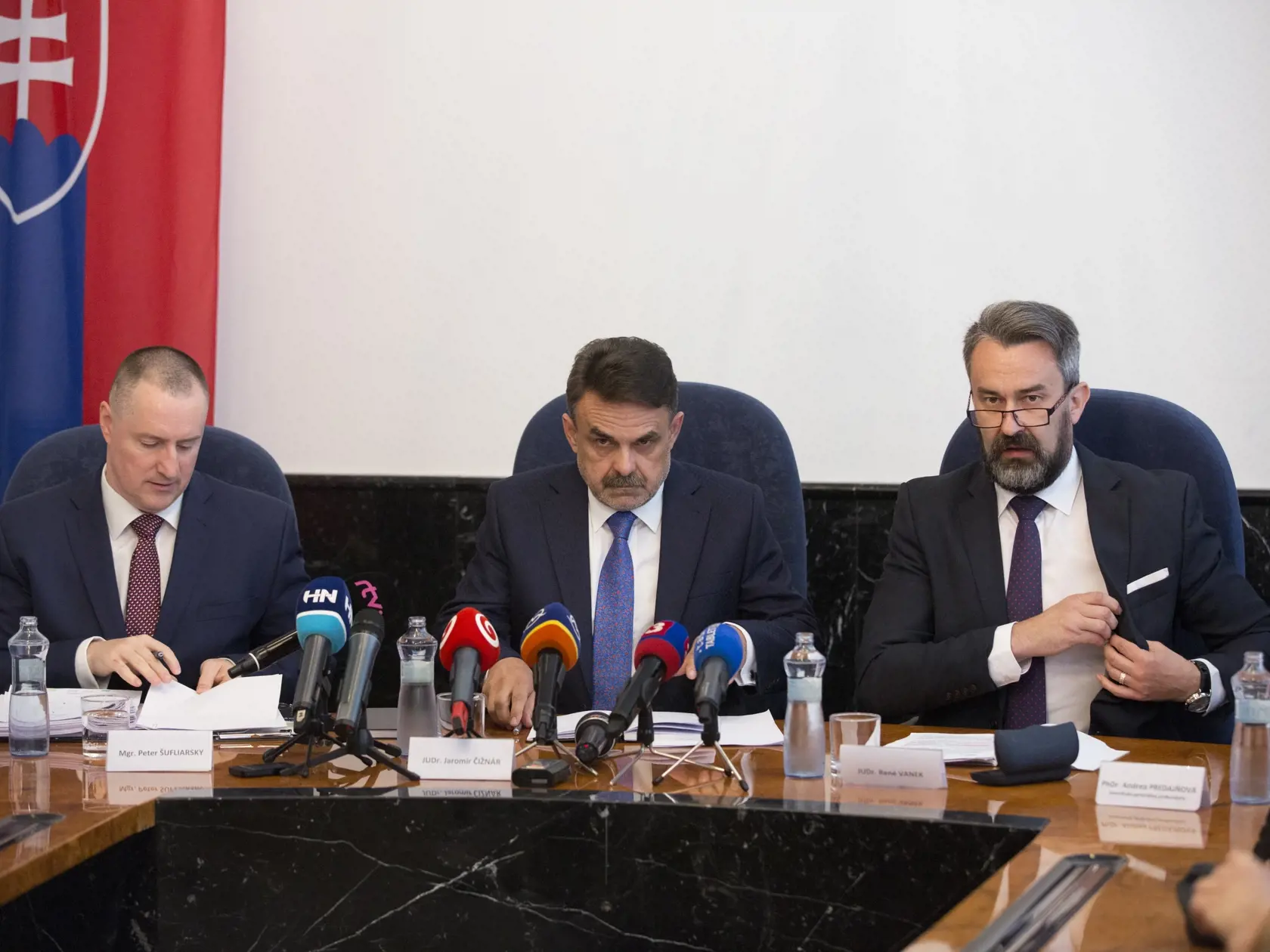Tlačová konferencia Generálnej prokuratúry ku kauze Kuciak
Na snímke Peter Šufliarsky a  Jaroslav Čižnár/GP/
