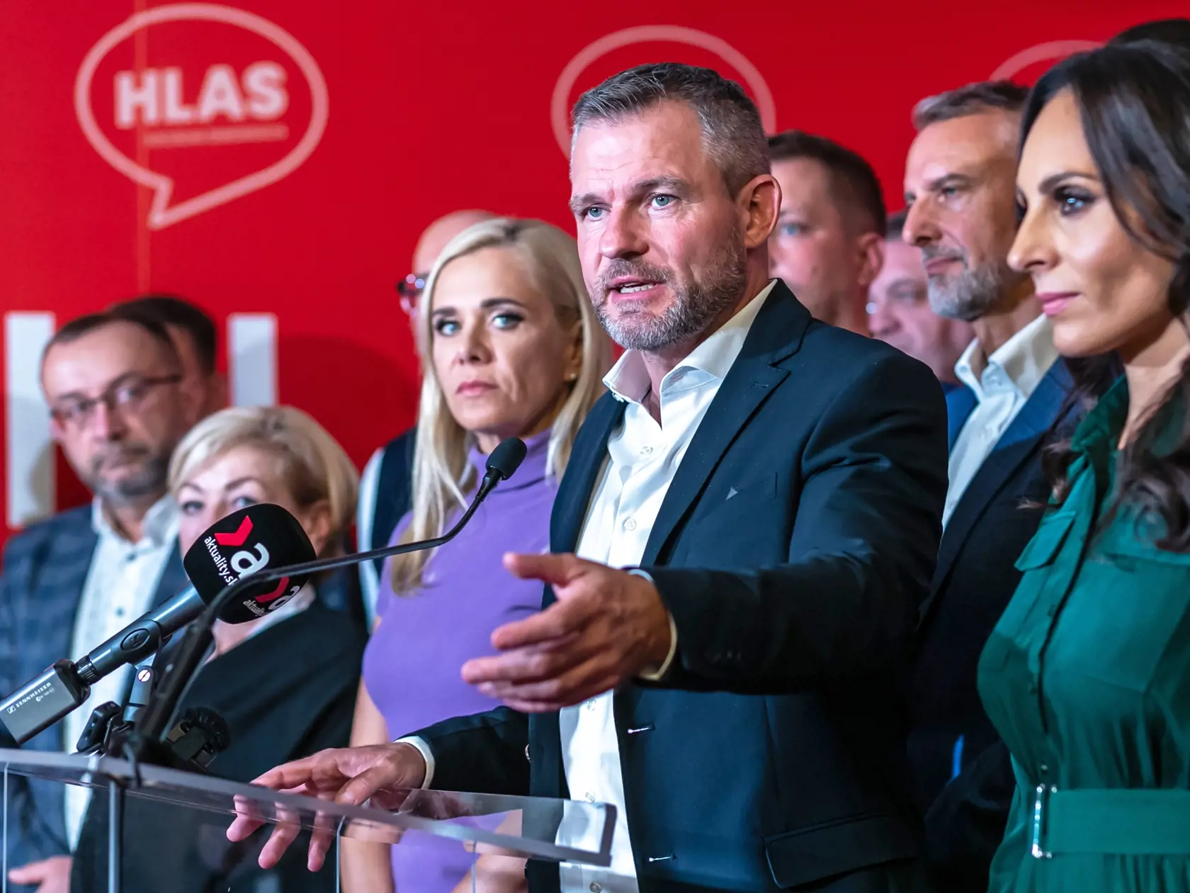 Na snímke tlačová konferencia politickej strany HLAS SD ku zhodnoteniu volieb v reštaurácii Aušpic.  