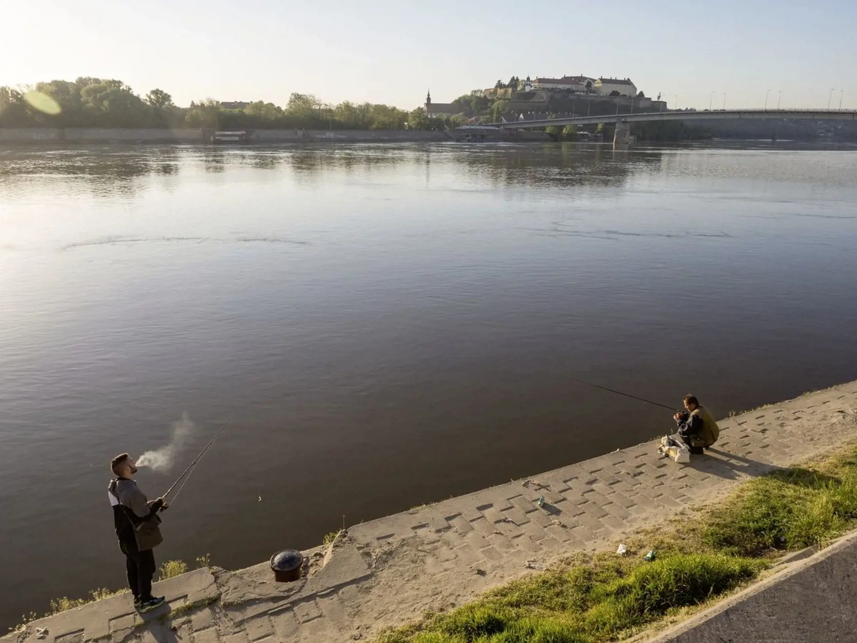 Najprv stála Petrovaradínska pevnosť na pravom brehu Dunaja. Potom vznikol dnešný Novi Sad.