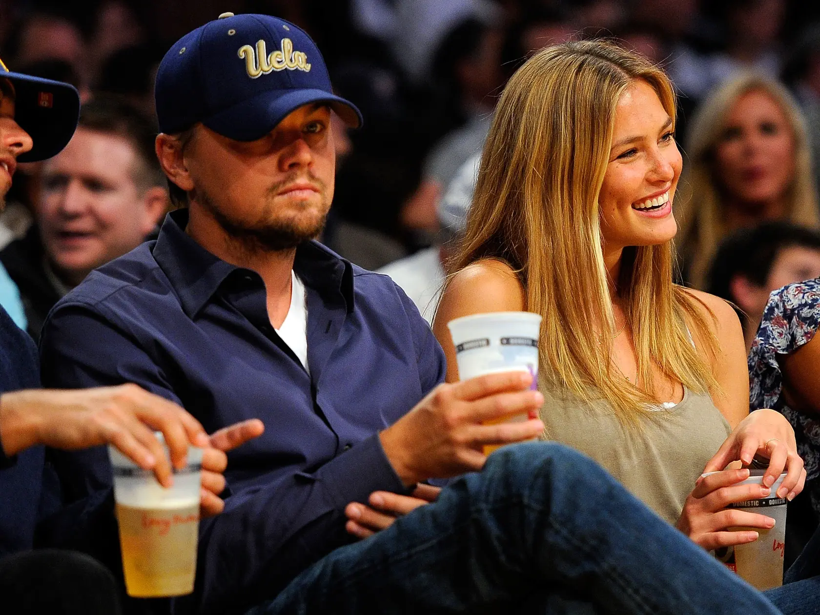 S izraelskou modelkou Bar Refaeli v apríli 2010 v LA na zápase basketbalovej NBA. 