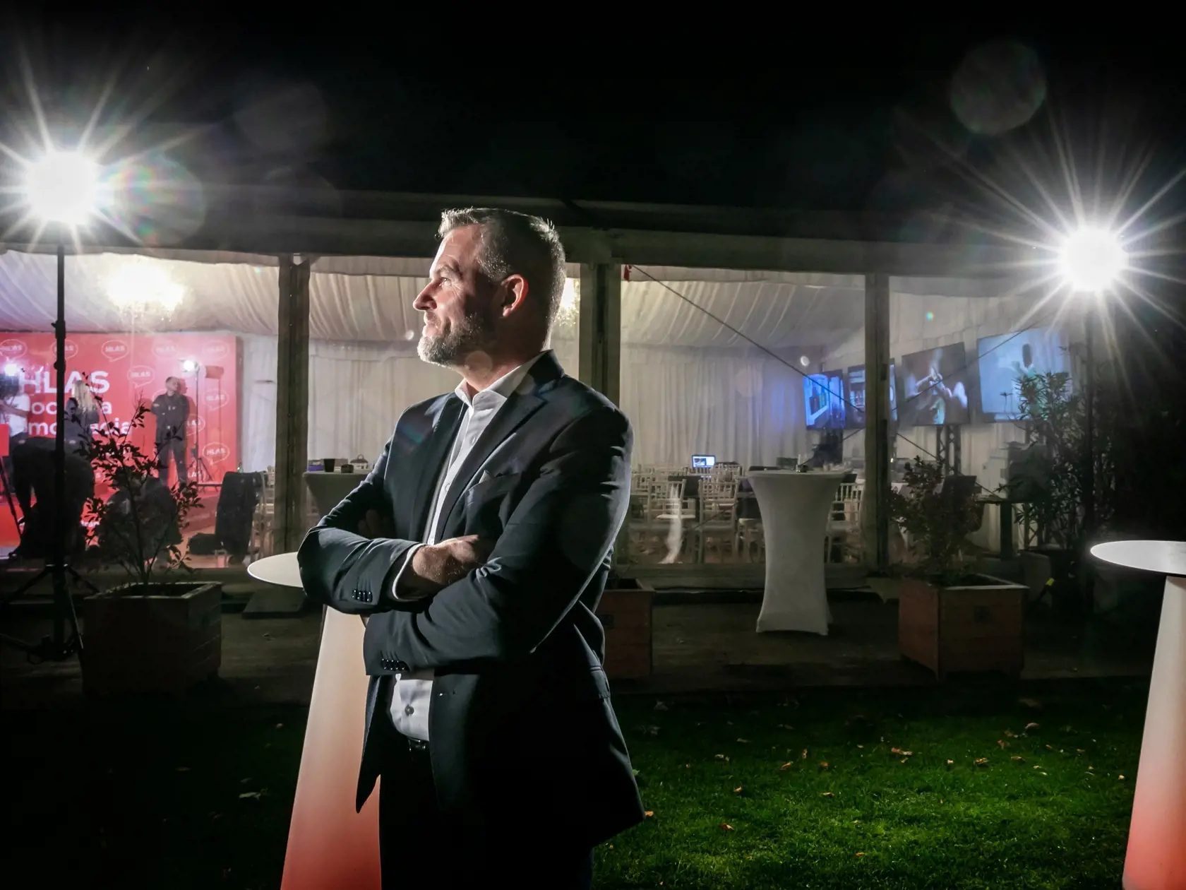 Na snímke predseda politickej strany HLAS - sociálna demokracia Peter Pellegrini počas brífingu s novinármi v reštaurácii Aušpic.  