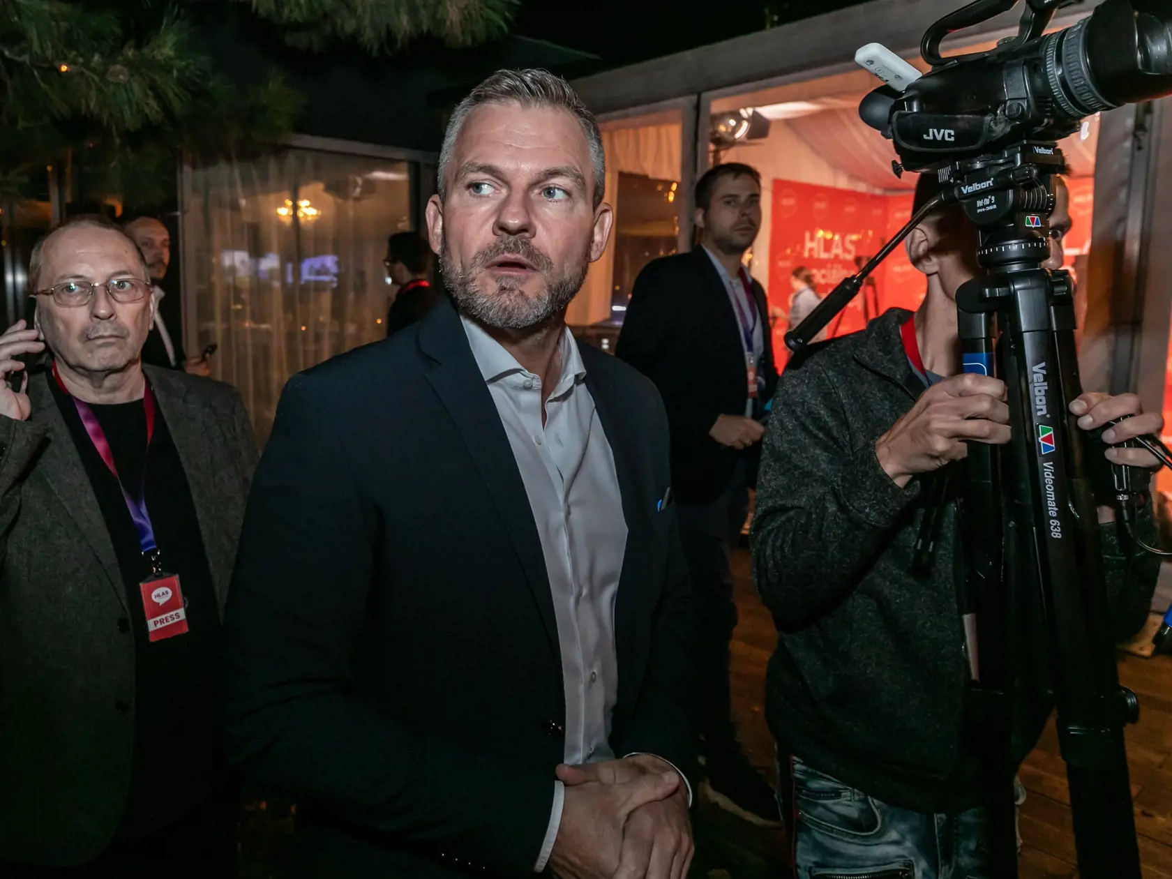 Na snímke predseda politickej strany HLAS - sociálna demokracia Peter Pellegrini počas brífingu s novinármi v reštaurácii Aušpic.  