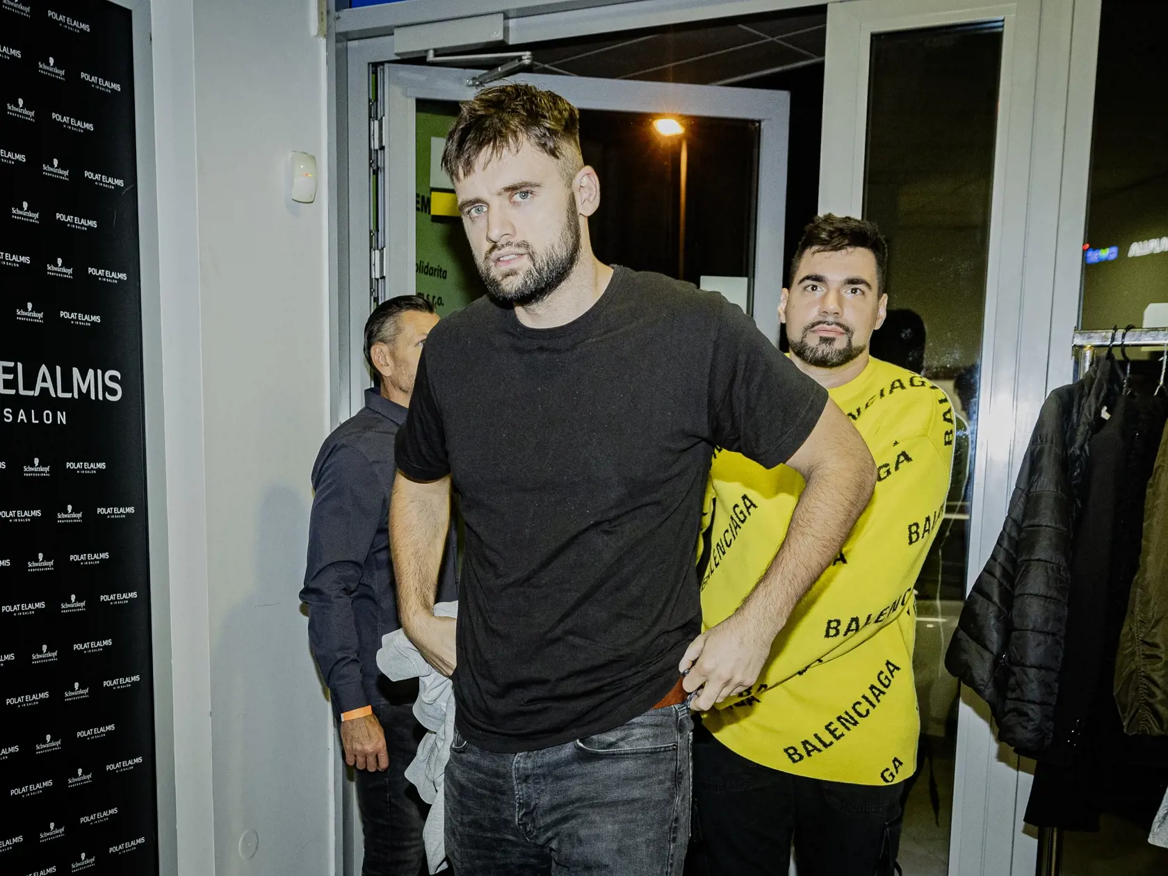 Na snímke Filip Sulík počas volebnej noci predčasných parlamentných volieb 2023.