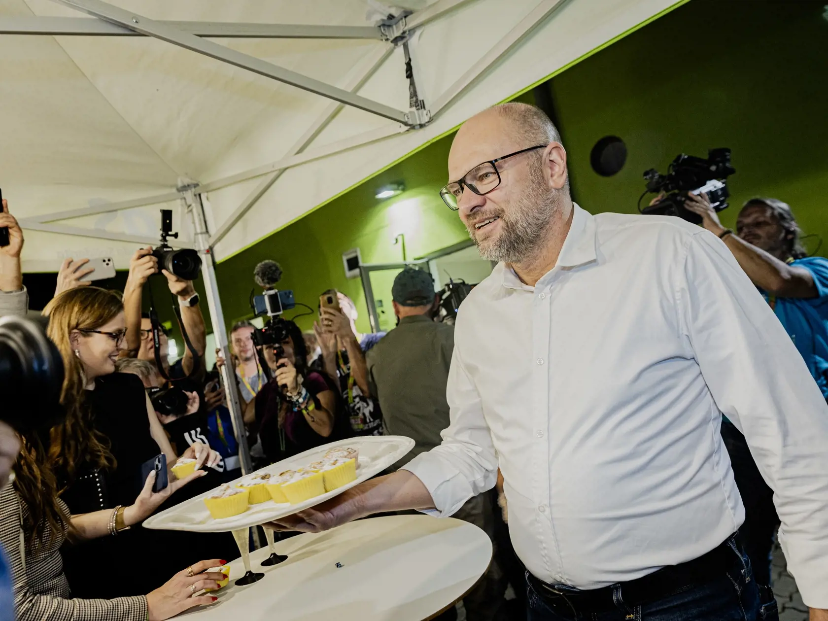 Na snímke Richard Sulík počas volebnej noci predčasných parlamentných volieb 2023.