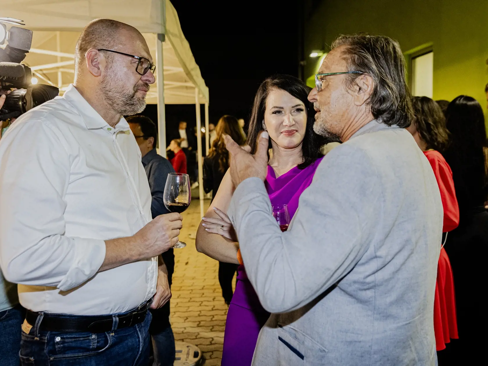 Na snímke Richard Sulík, Jozef Vajda a Jana Bittó Cigániková počas volebnej noci predčasných parlamentných volieb 2023.