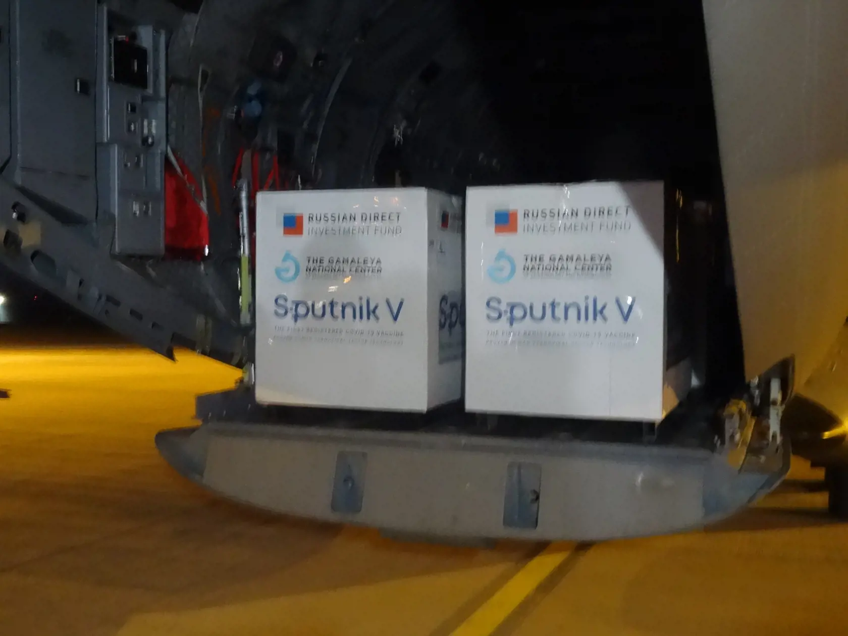 Na Slovensko prišlo prvých 200-tisíc dávok ruskej vakcíny Sputnik V.
