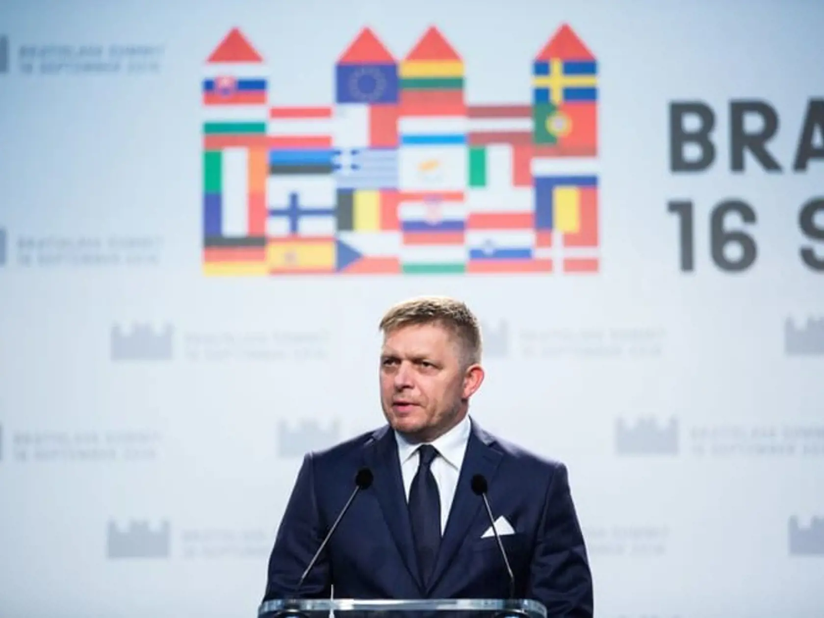 Premiér ostro kritizuje správanie učiteľov.