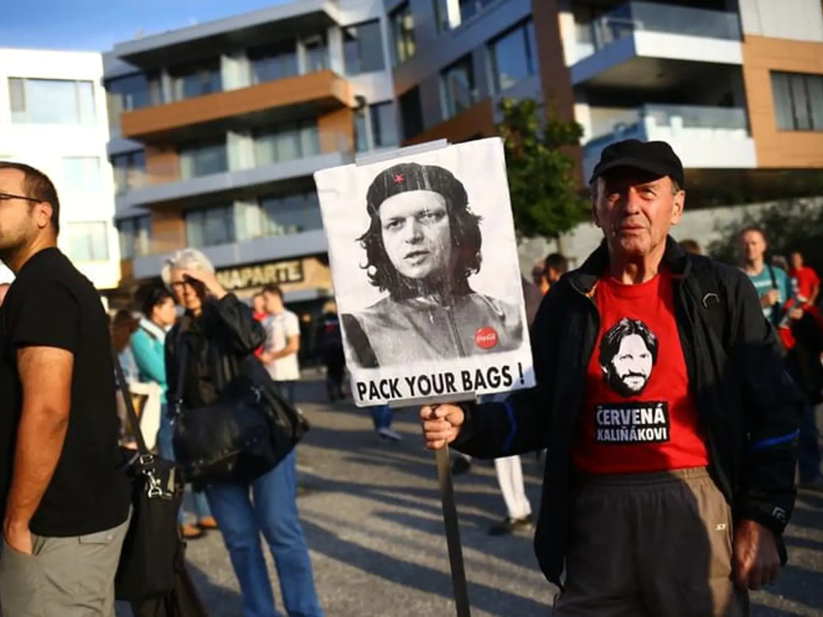 Protestujúci na poslednej Bonapárty.