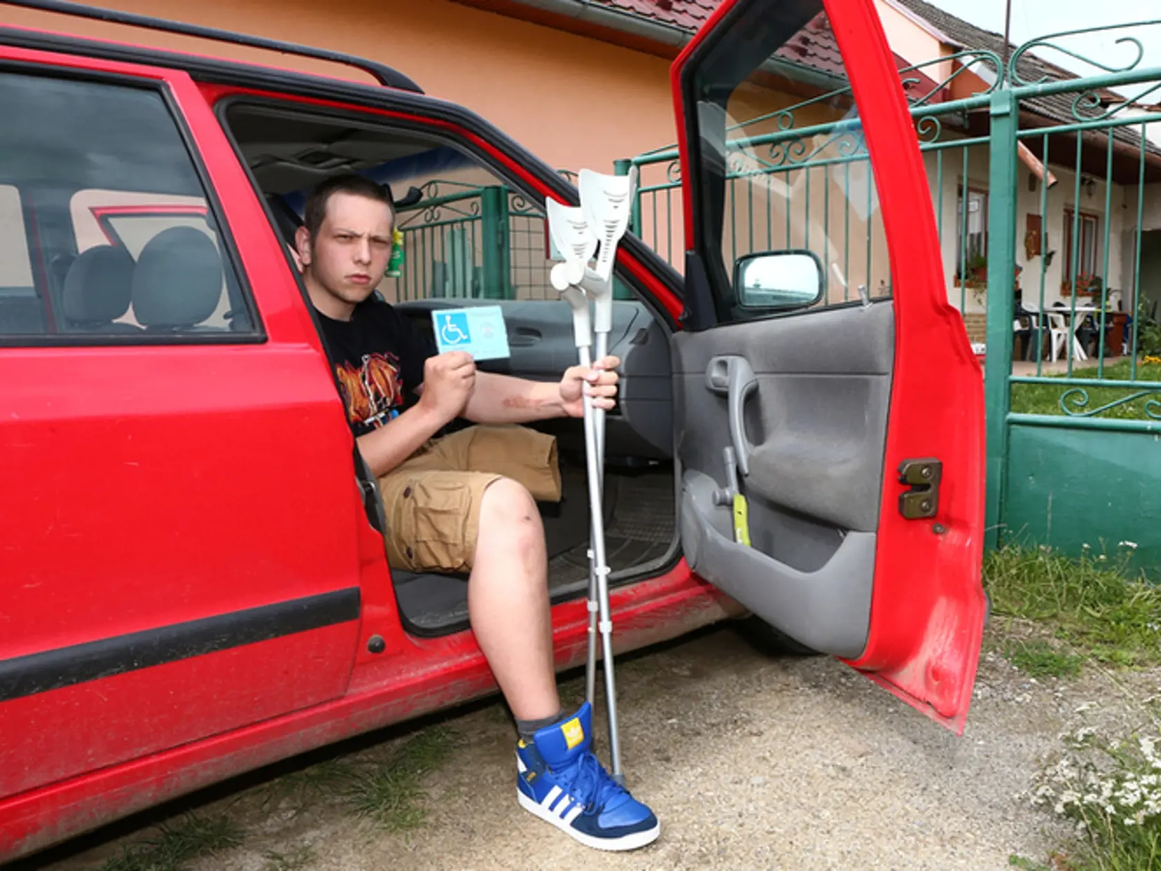 Chlapec musel bojovať s rakovinou aj šikanou štátnych úradníkov.