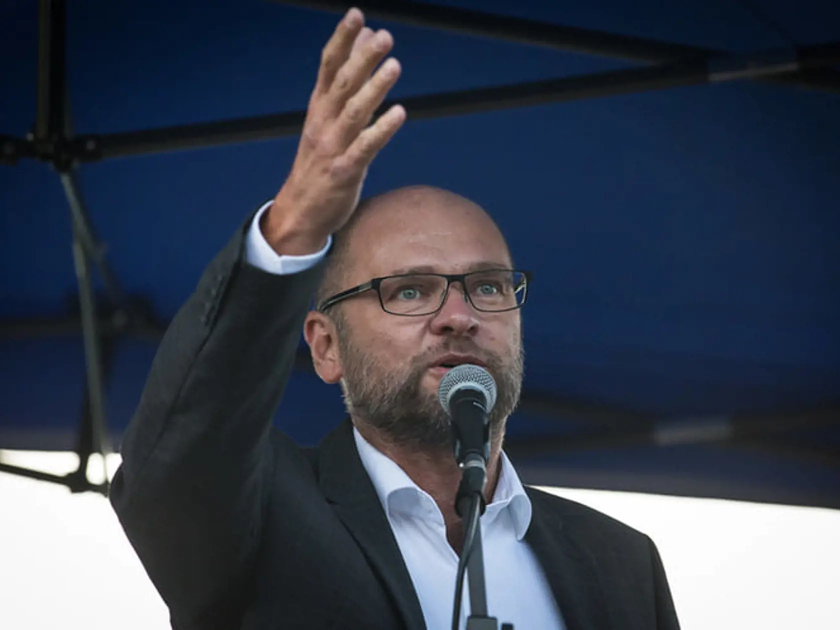 Sulíkovi sa rozhodnutie Procházku, ísť robiť sudcu do Luxemburgu, moc nepozdáva.