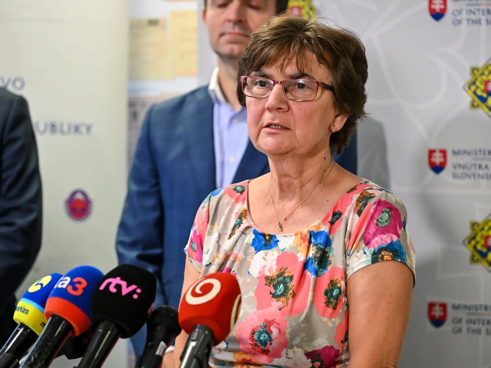 Na Slovensku sa v sobotu o 7.00 h začali v poradí štvrté predčasné a celkovo deviate parlamentné voľby v ére samostatnej SR. Na snímke riaditeľka odboru volieb, referenda a politických strán Ministerstva vnútra SR Eva Chmelová počas tlačovej konferencie o priebehu predčasných parlamentných volieb  30. septembra 2023 v Bratislave. FOTO TASR - Pavol Zachar