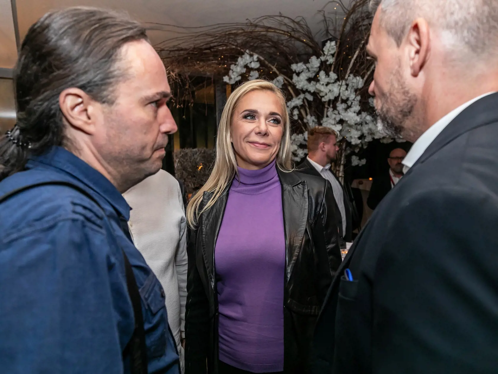 Na snímke predseda politickej strany HLAS - sociálna demokracia Peter Pellegrini počas volebnej noci v reštaurácii Aušpic.  